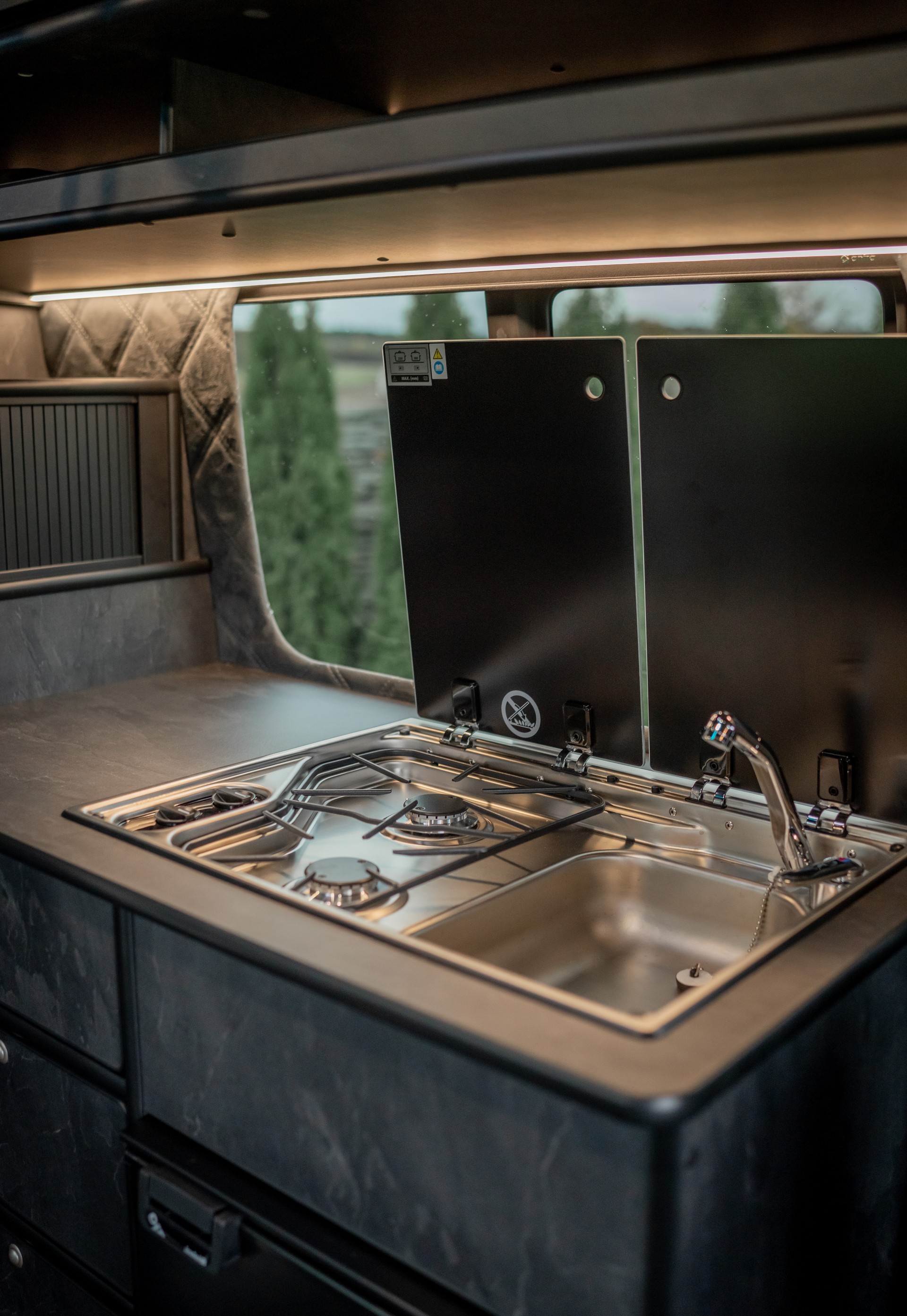 MERCEDES-BENZ Sprinter 319 cdi 4x4-image-9