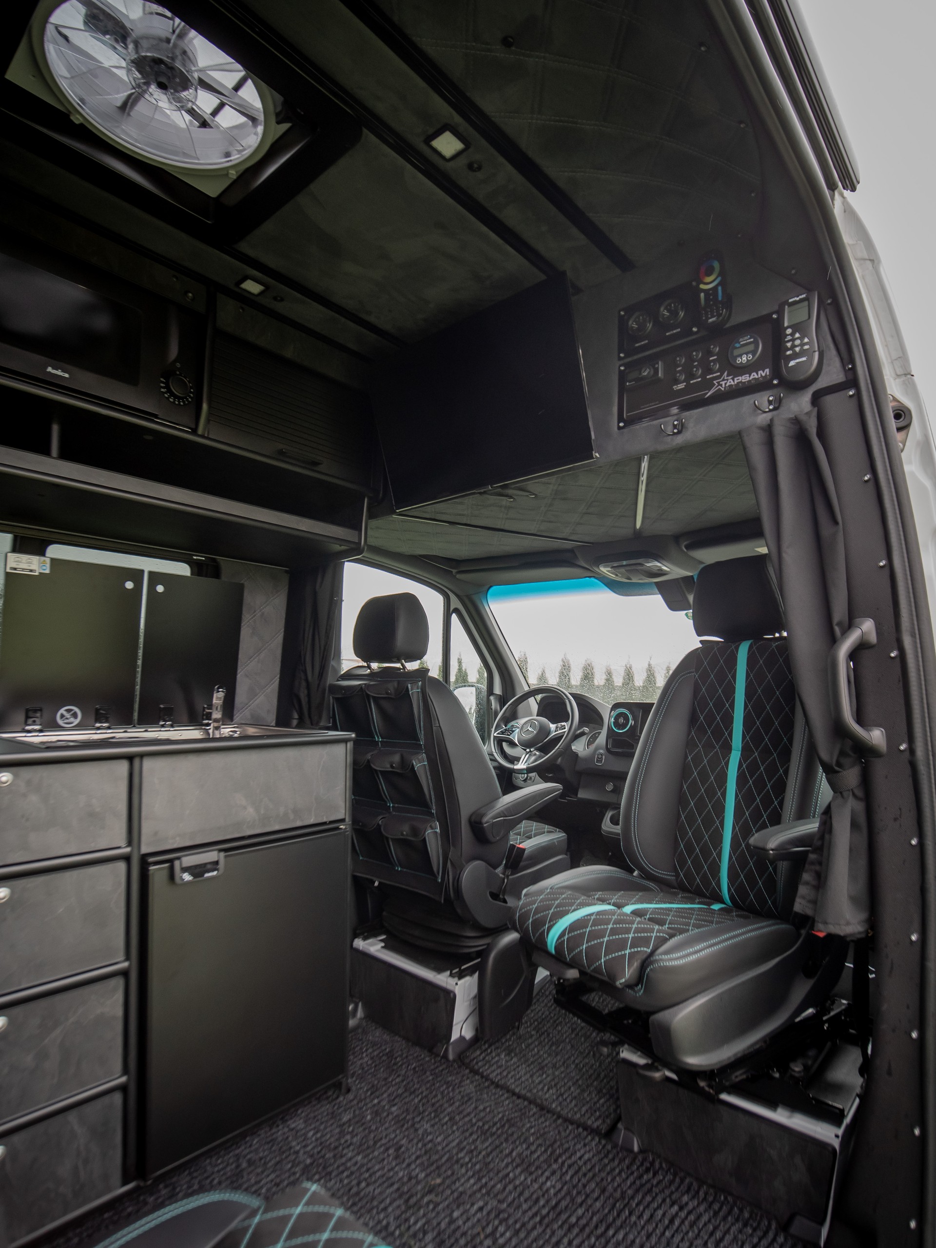 MERCEDES-BENZ Sprinter 319 cdi 4x4-image-8
