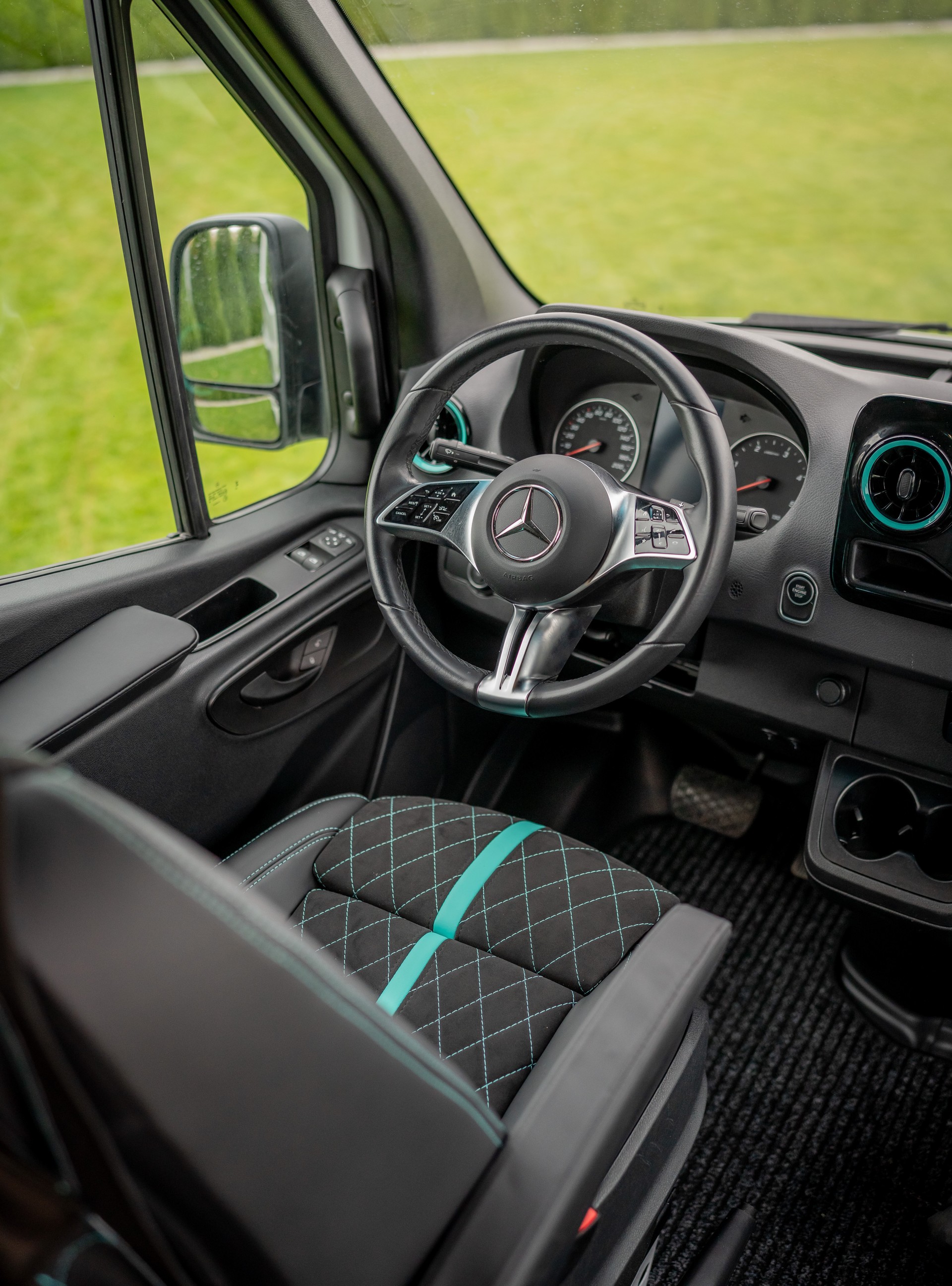 MERCEDES-BENZ Sprinter 319 cdi 4x4-image-6