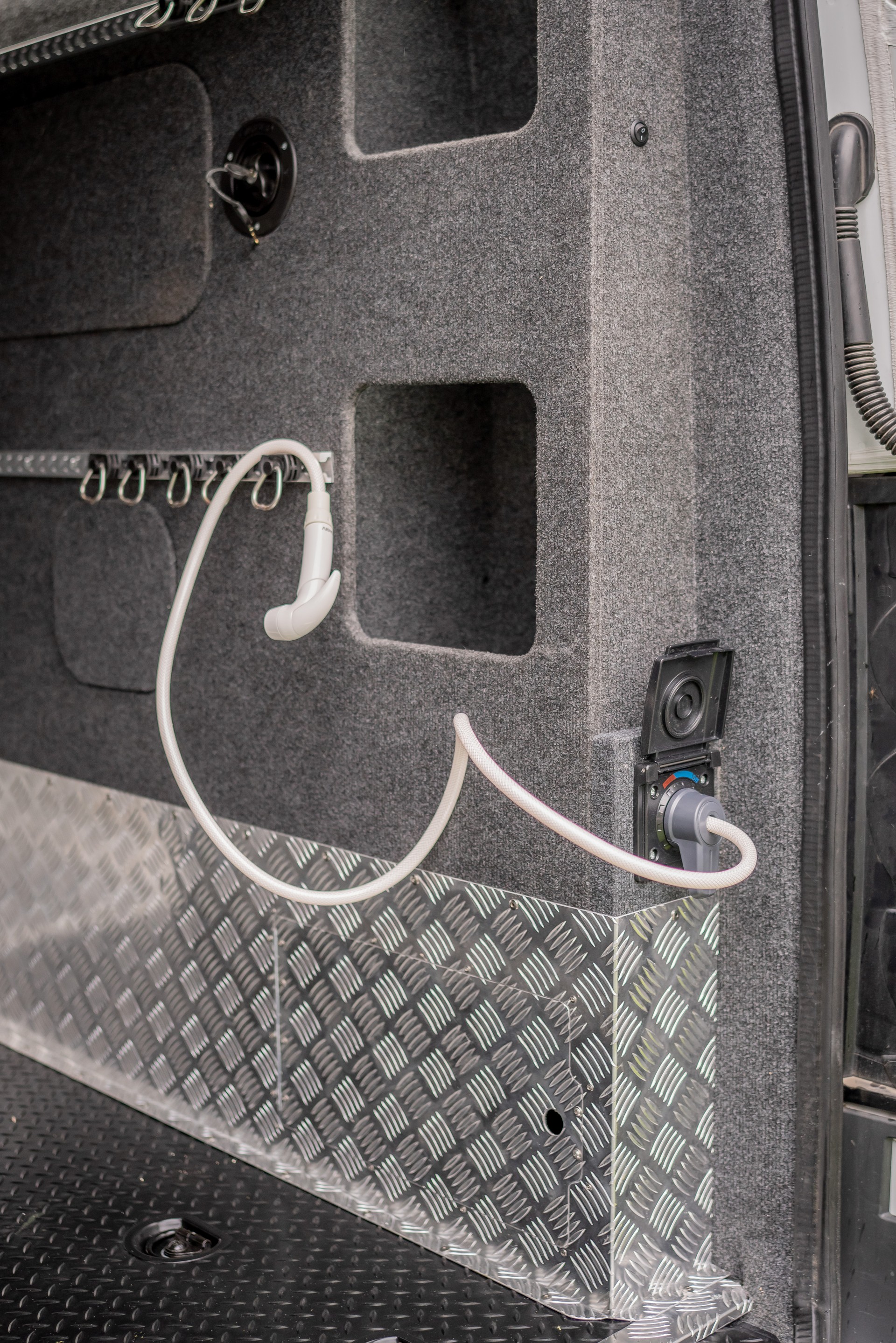 MERCEDES-BENZ Sprinter 319 cdi 4x4-image-3