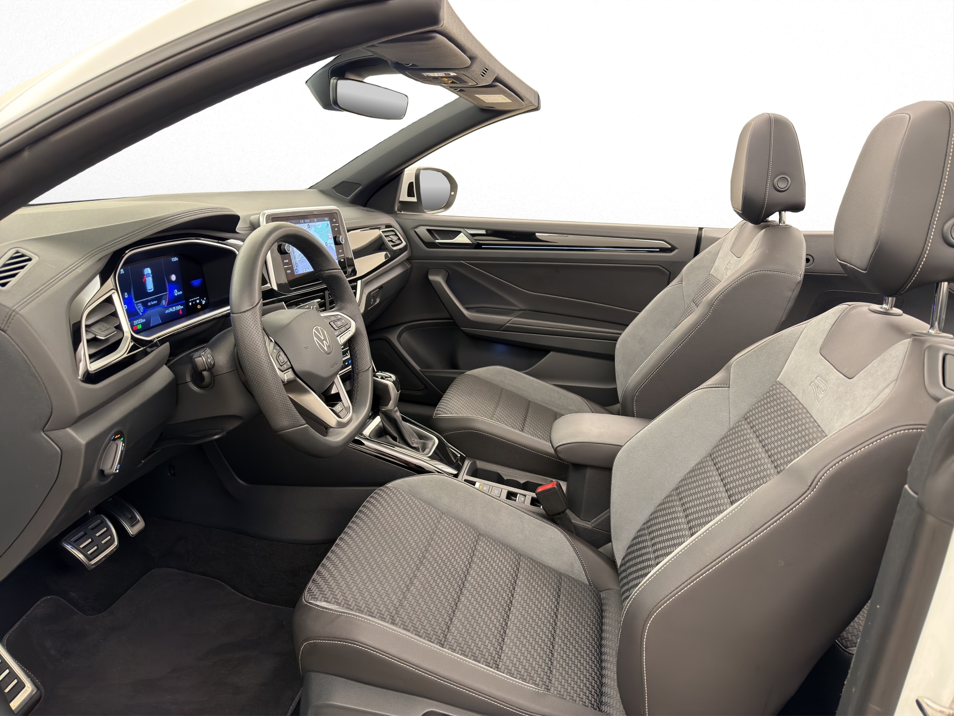 VW T-Roc Cabriolet 1.5 TSI R-Line-image-6