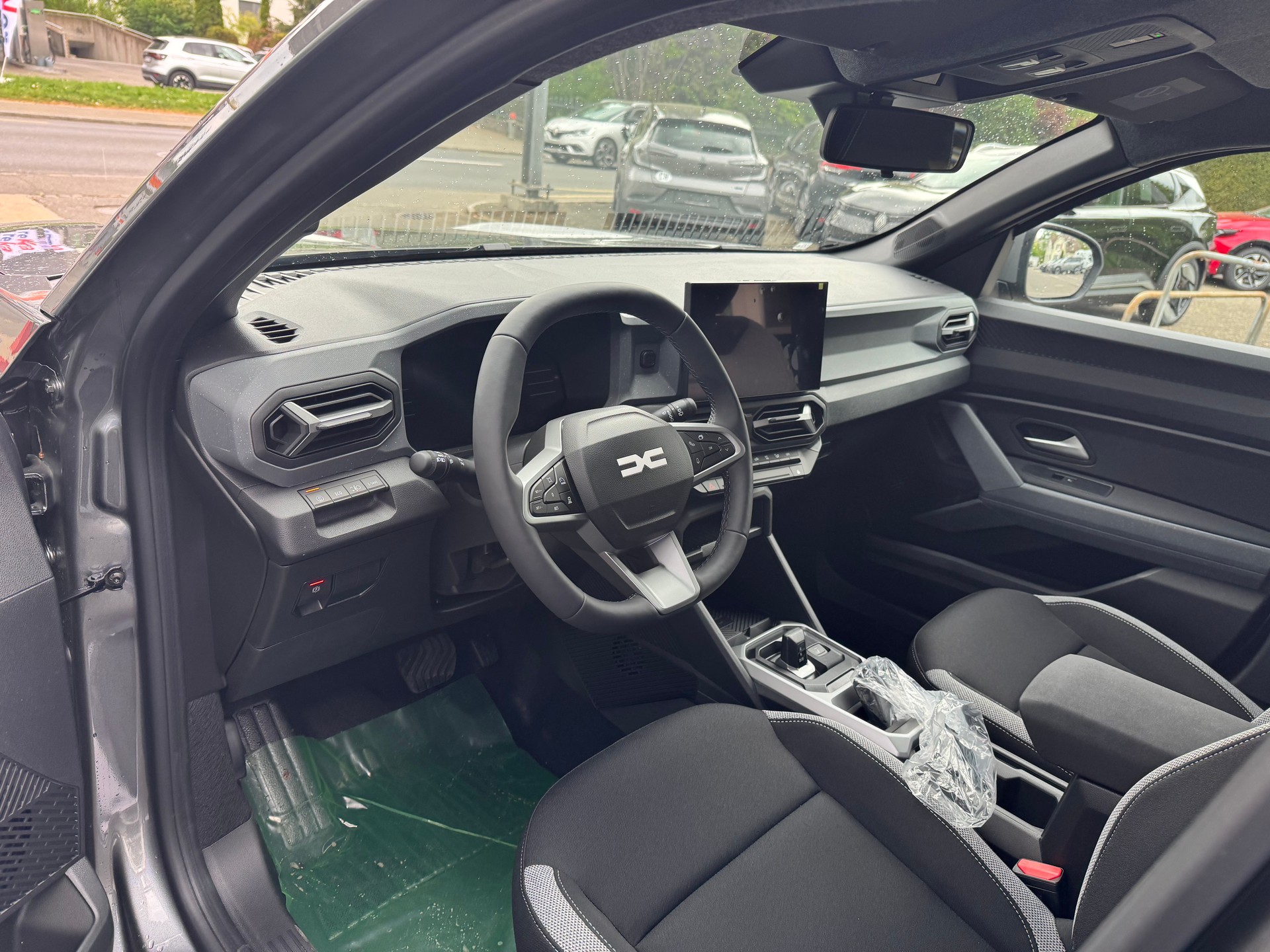 DACIA Duster HEV 155 Journey-image-12