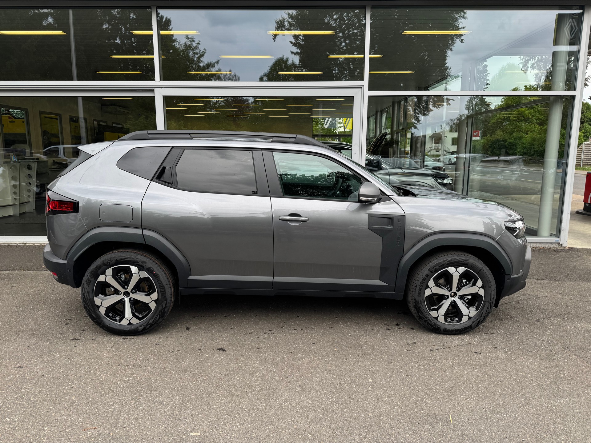DACIA Duster HEV 155 Journey-image-1