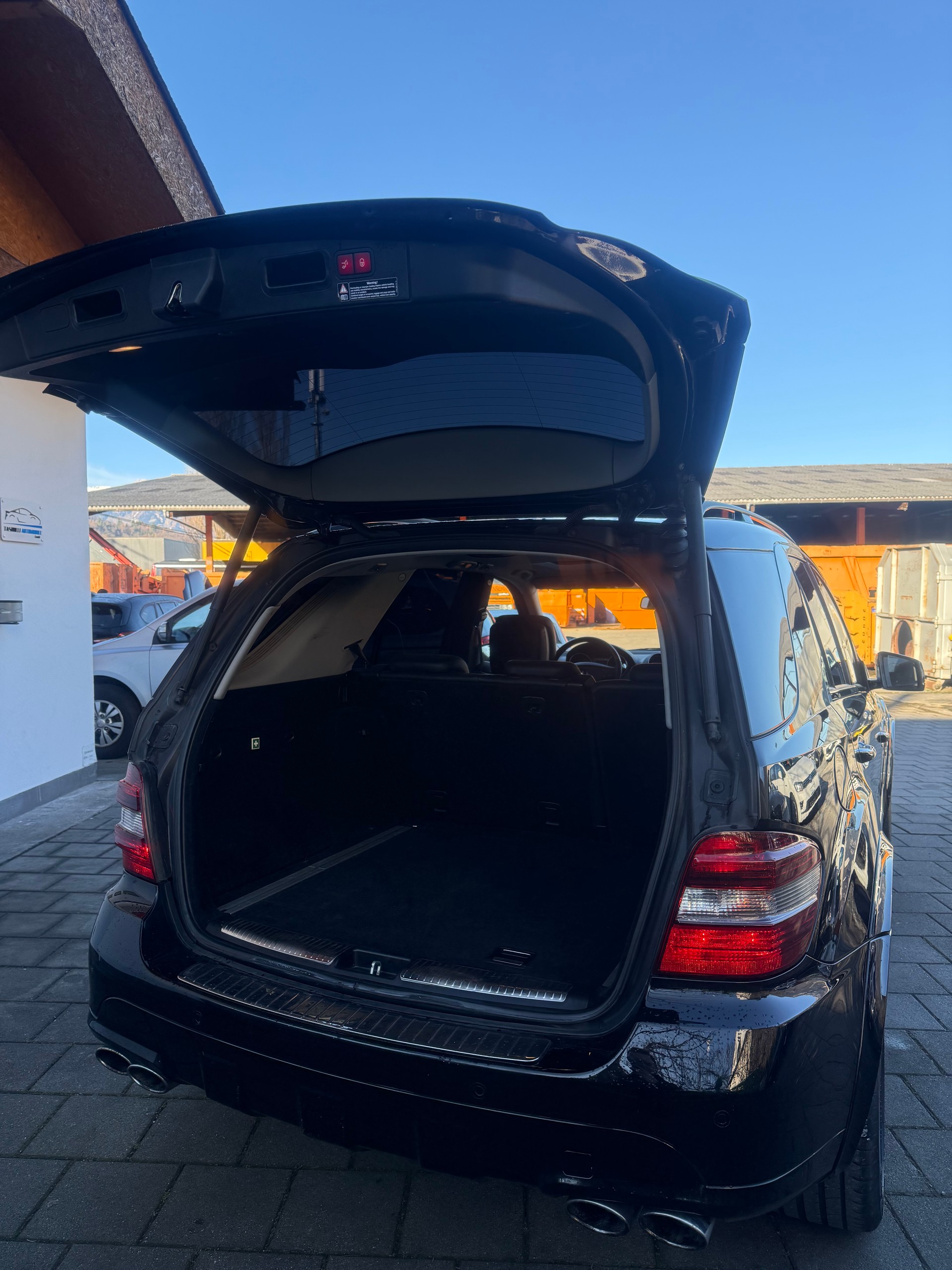 MERCEDES-BENZ ML63 AMG-image-6