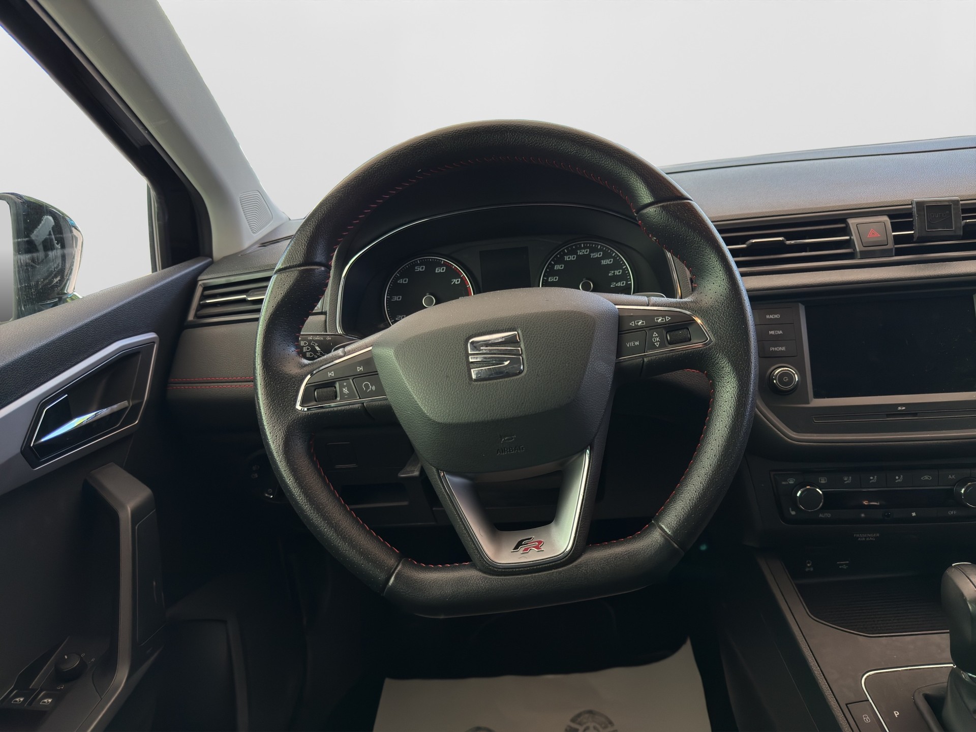 SEAT Ibiza 1.0 EcoTSI DSG FR-image-9