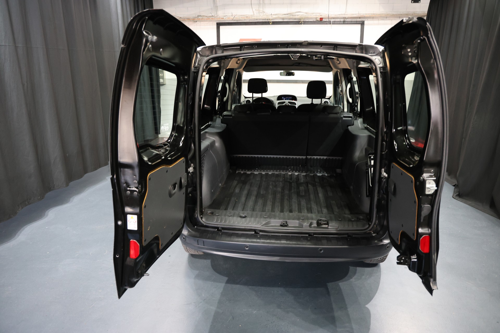 RENAULT Kangoo Maxi Z.E. 33 R60 Business Pack Modul. 5 Pl.-image-16
