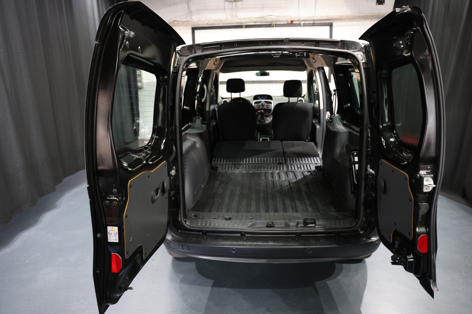 RENAULT Kangoo Maxi Z.E. 33 R60 Business Pack Modul. 5 Pl.-image-17