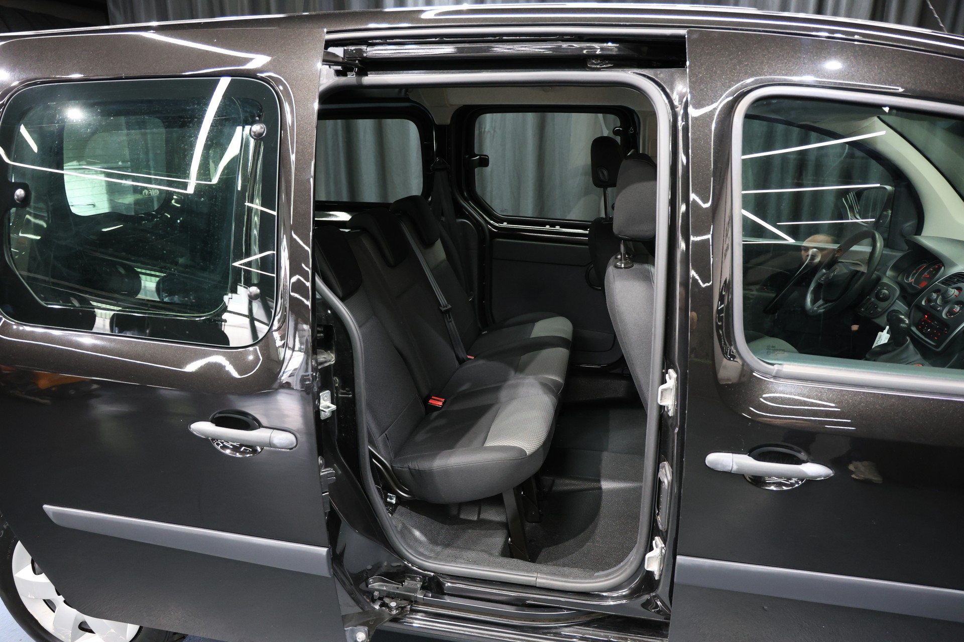 RENAULT Kangoo Maxi Z.E. 33 R60 Business Pack Modul. 5 Pl.-image-13