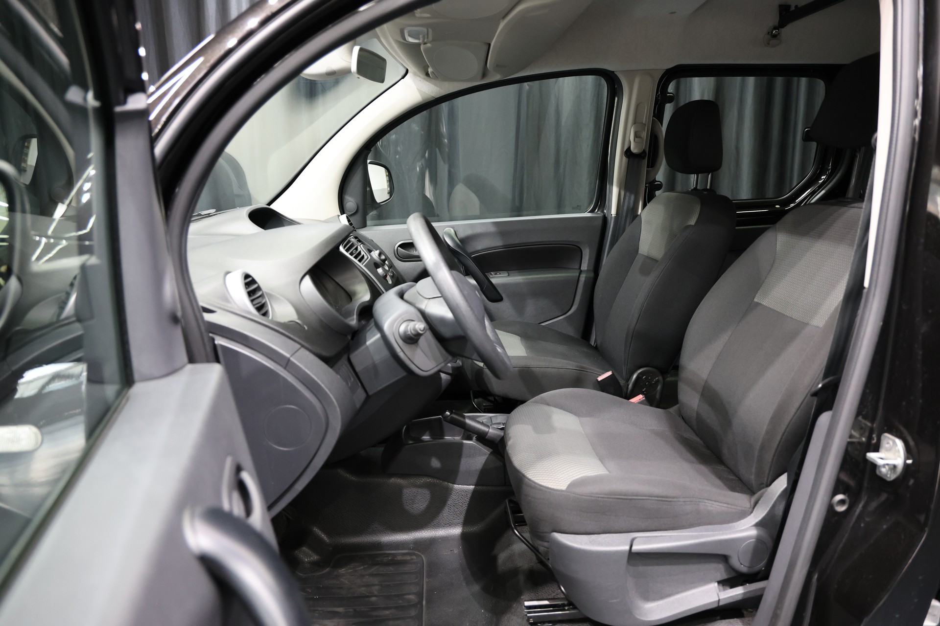 RENAULT Kangoo Maxi Z.E. 33 R60 Business Pack Modul. 5 Pl.-image-5