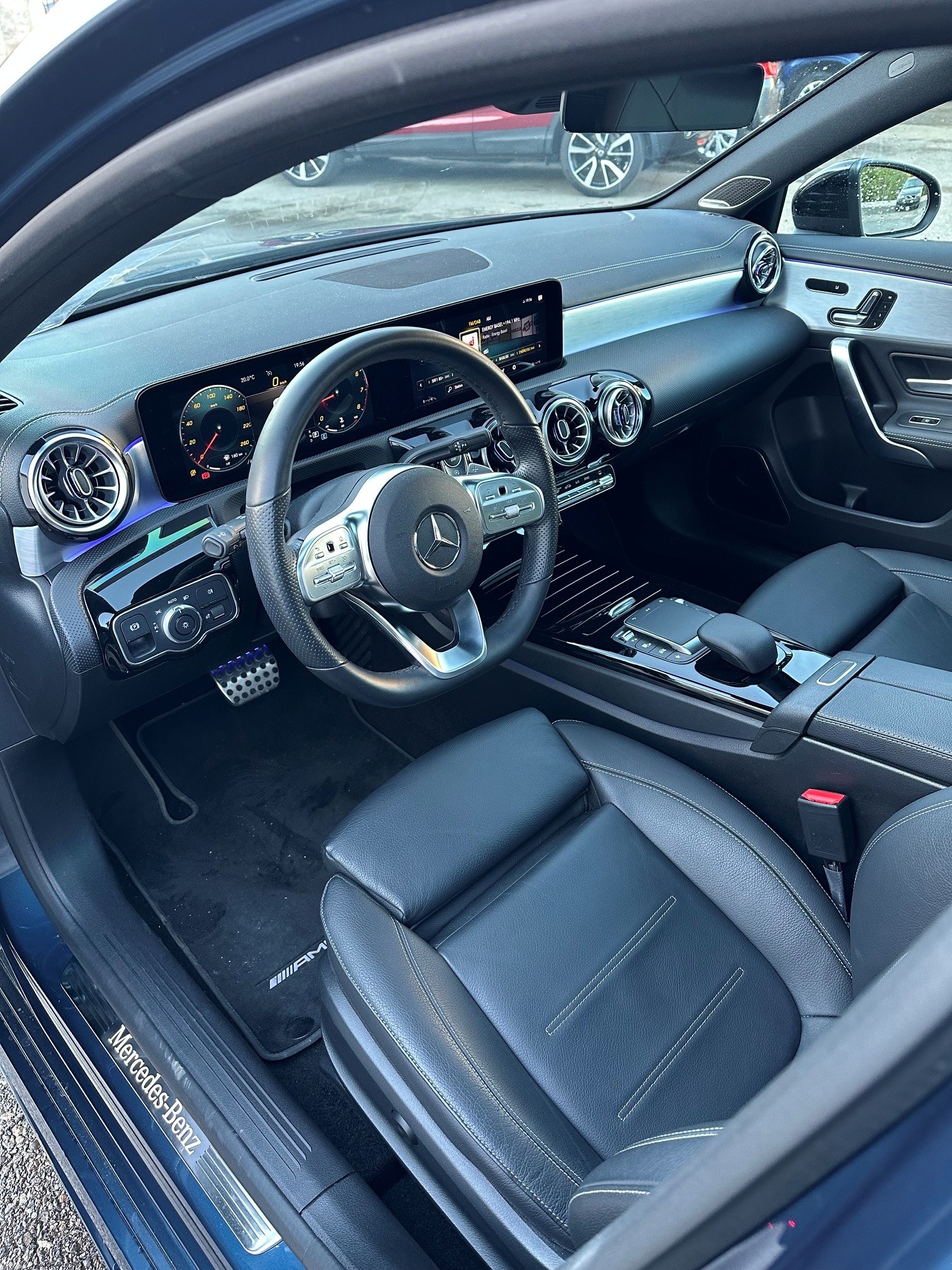 MERCEDES-BENZ A 200 AMG Line 7G-DCT-image-3