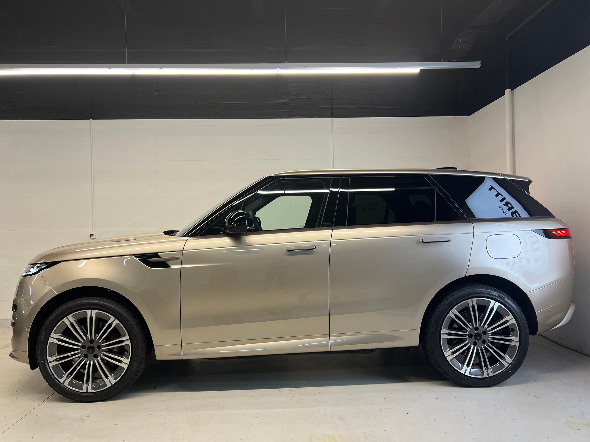 LAND ROVER Range Rover Sport 3.0 I6 P550e Autobiography-image-7