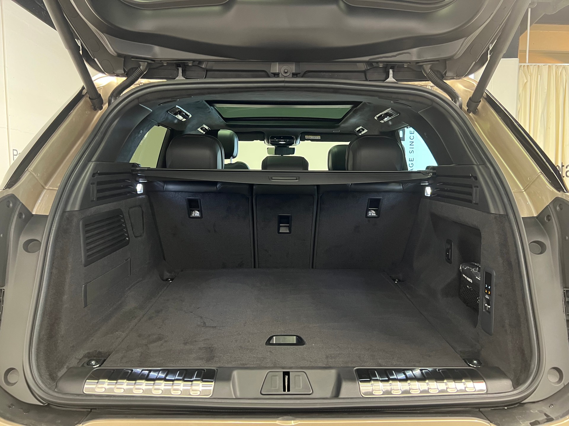 LAND ROVER Range Rover Sport 3.0 I6 P550e Autobiography-image-11