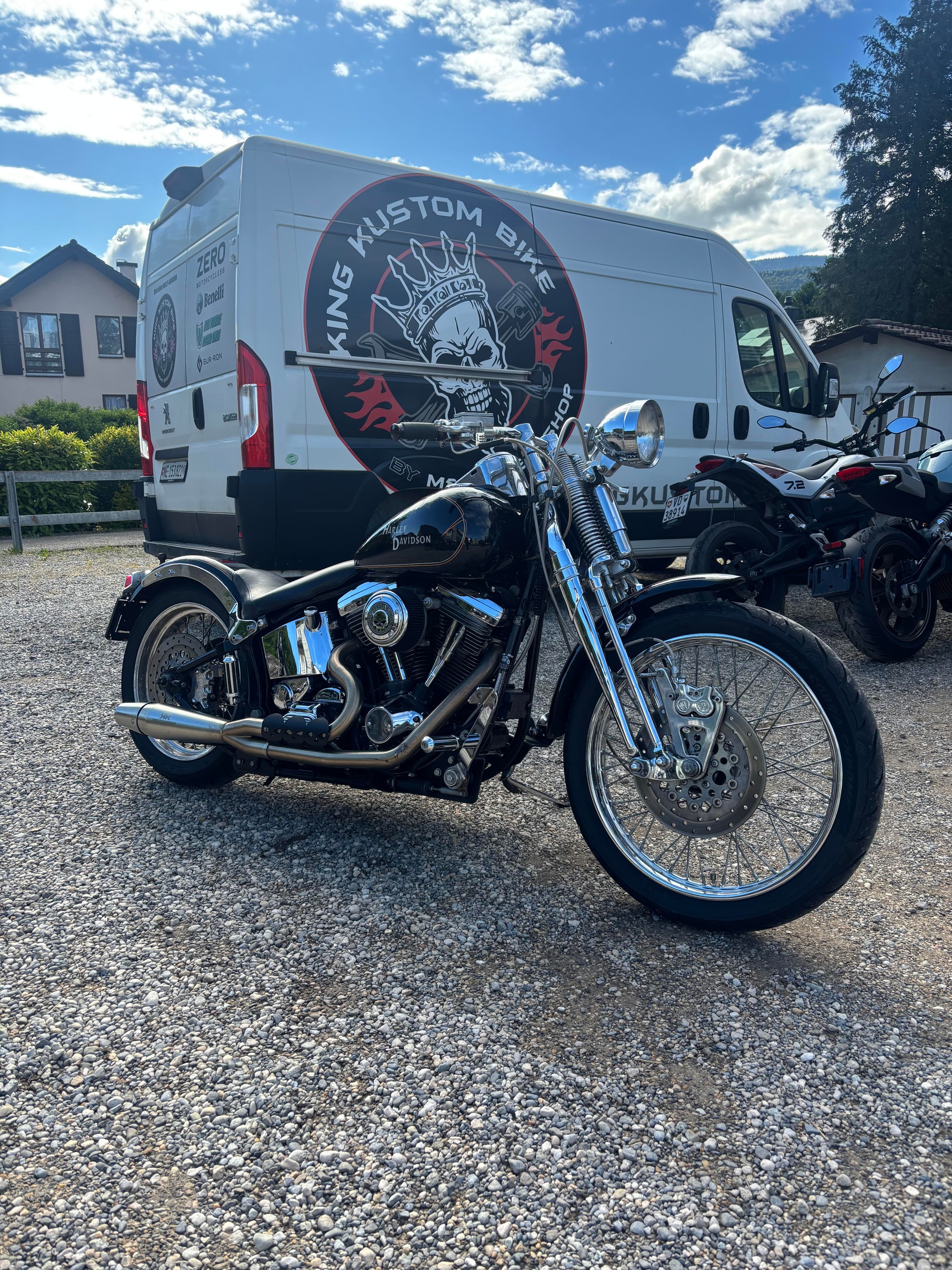 HARLEY-DAVIDSON FXSTS