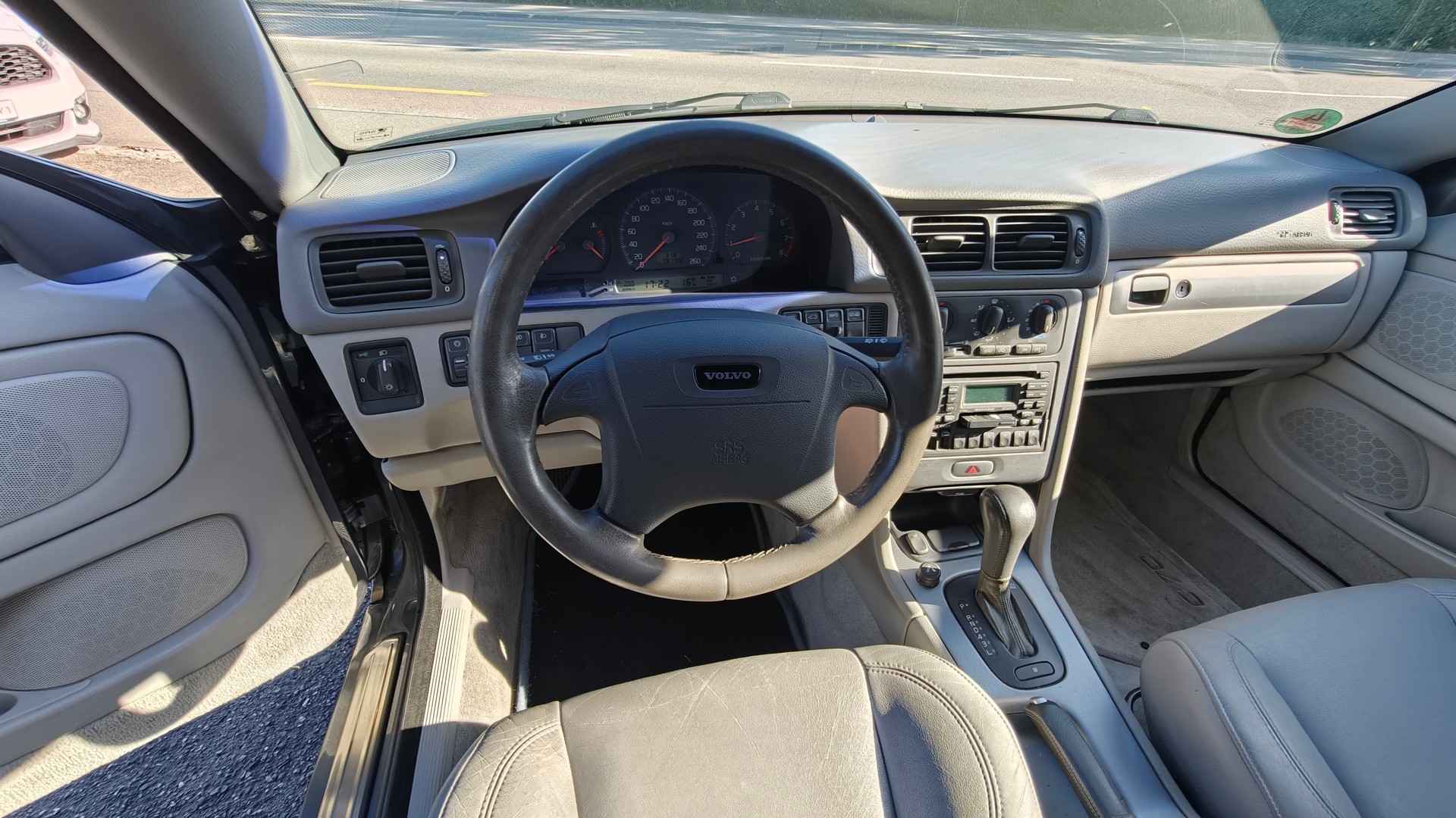 VOLVO C70 Cabriolet 2.0T-image-6
