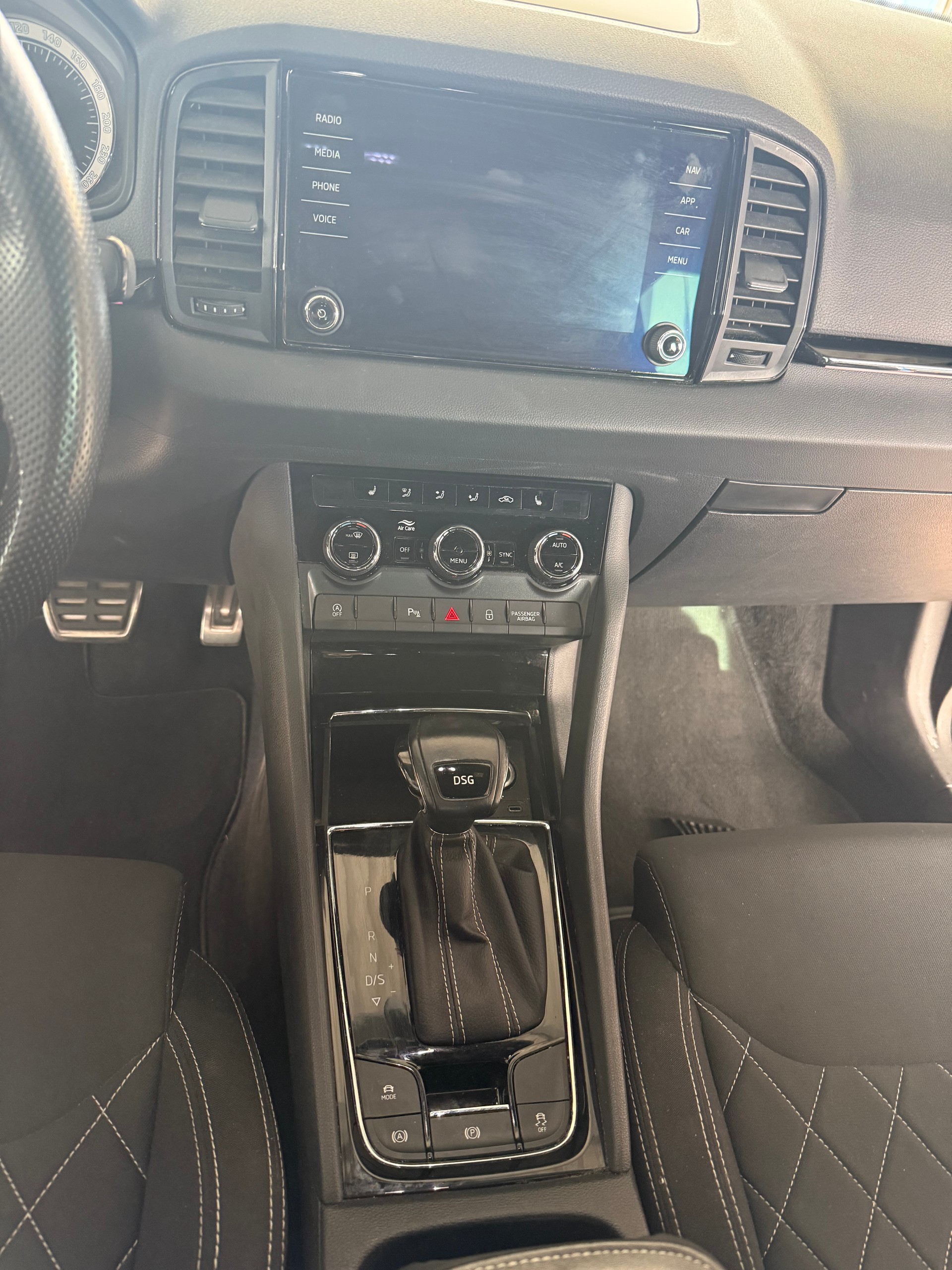 SKODA 1.5 TSI SportLine DSG-image-4
