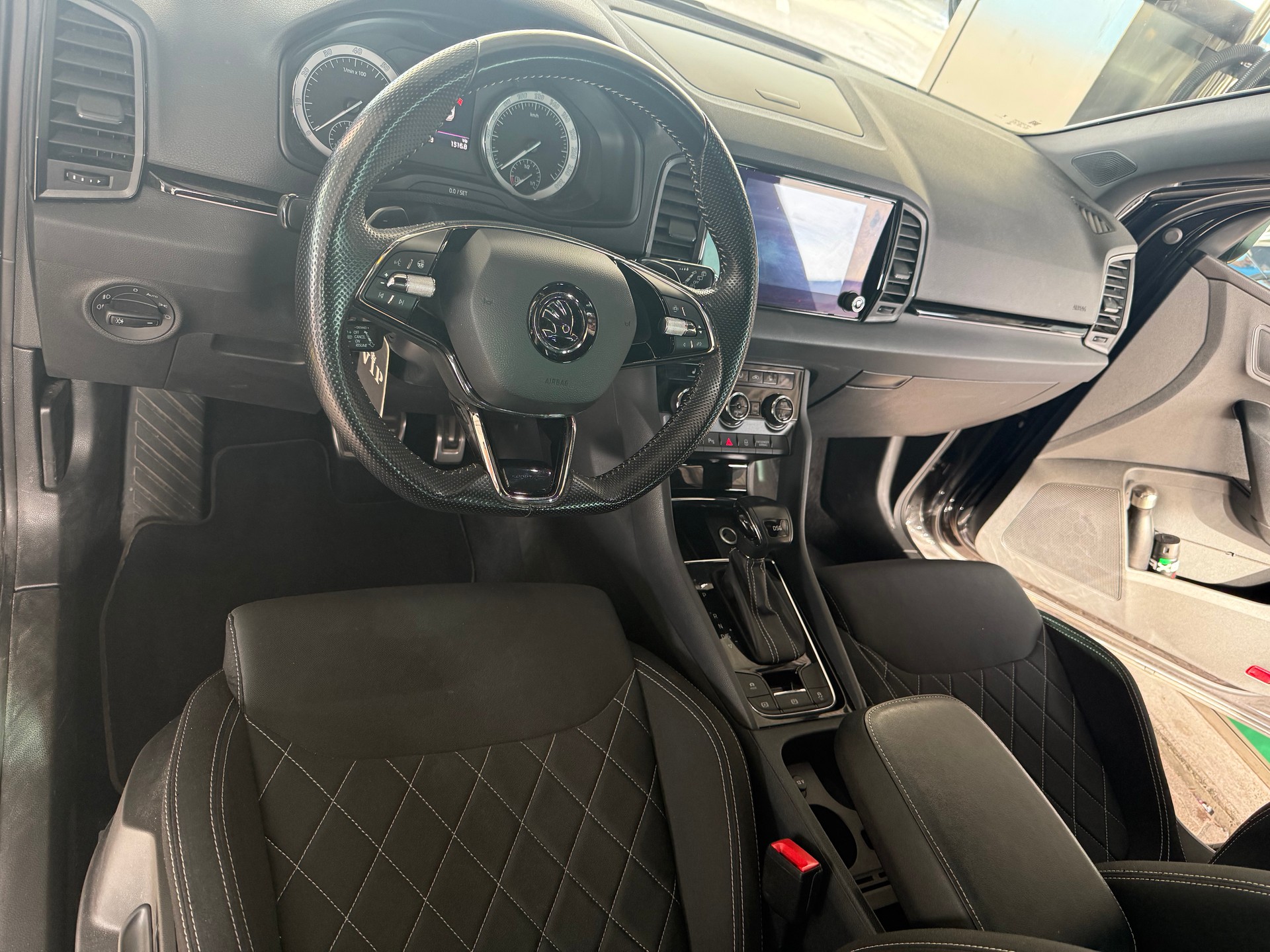 SKODA 1.5 TSI SportLine DSG-image-3