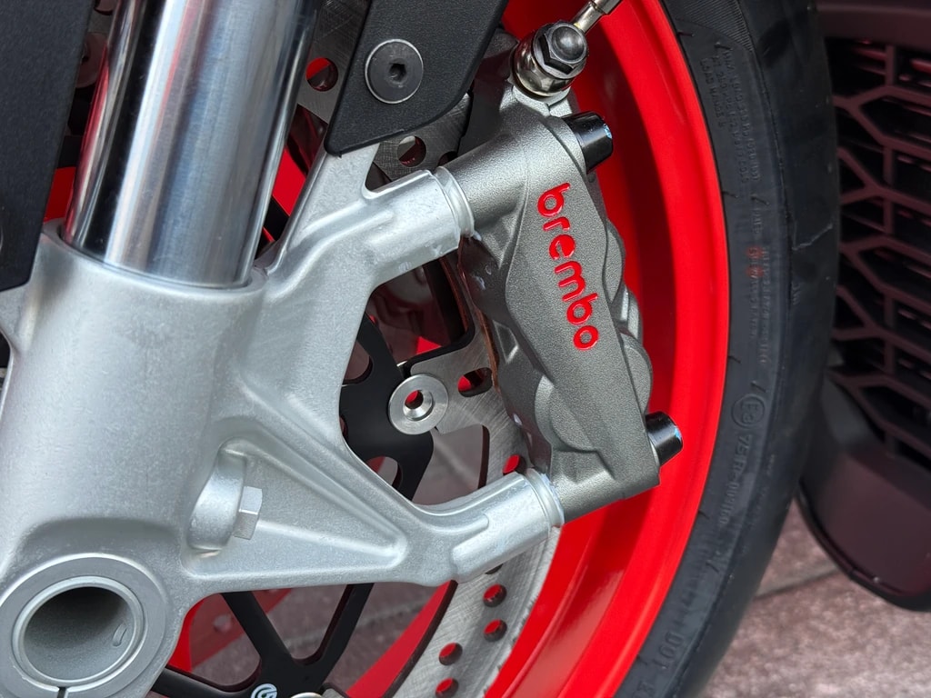 APRILIA RSV4 1100-image-13