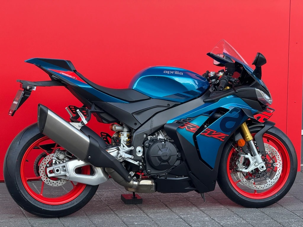 APRILIA RSV4 1100-image-9