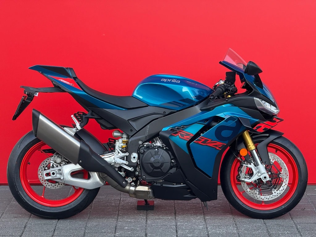 APRILIA RSV4 1100-showroom-element-2