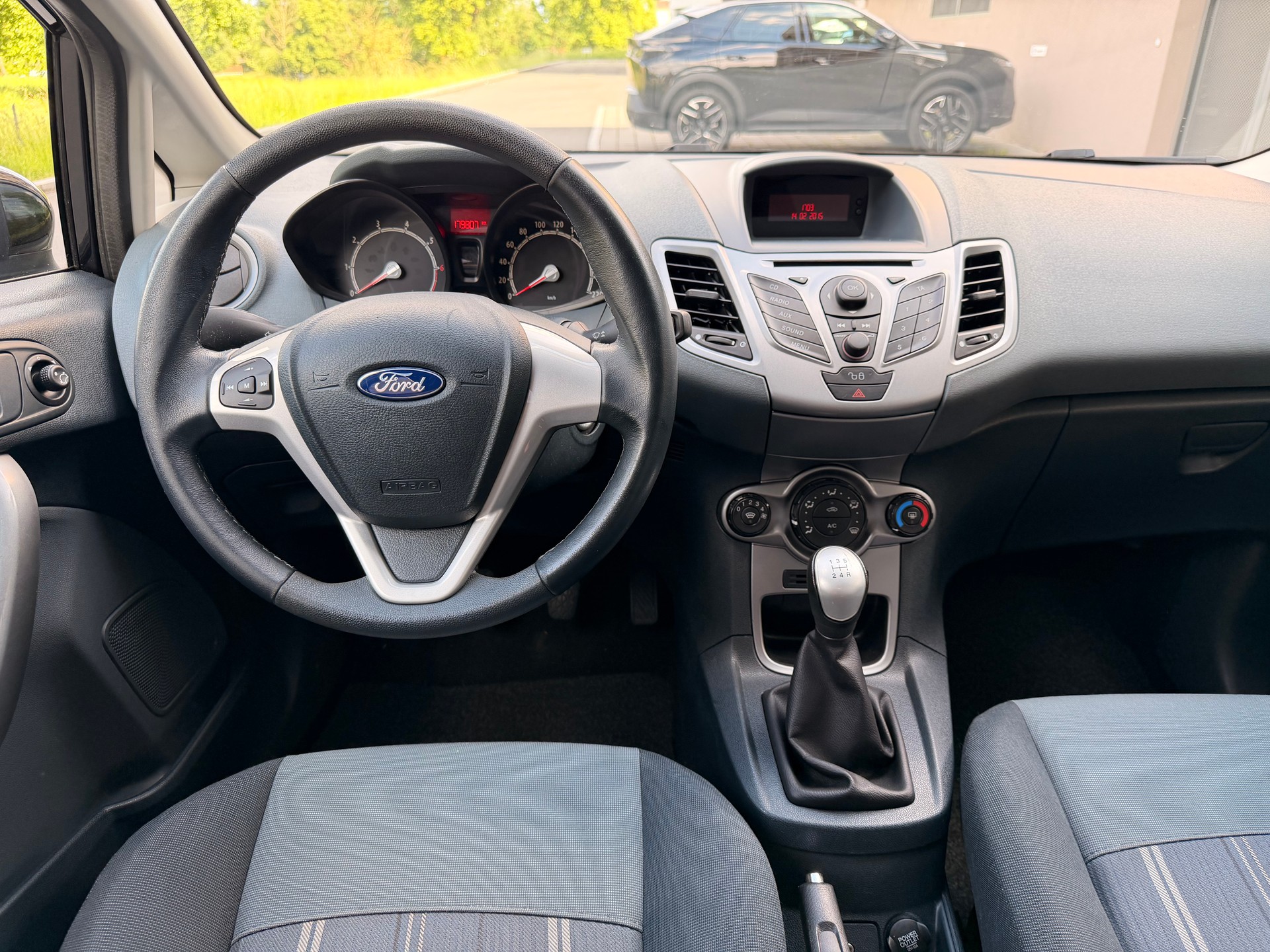 FORD Fiesta 1.25 16V Trend-image-8
