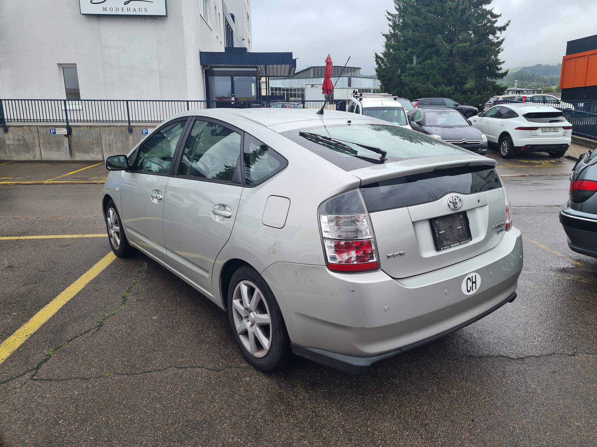 TOYOTA Prius 1.5 16V Hybrid-showroom-element-2