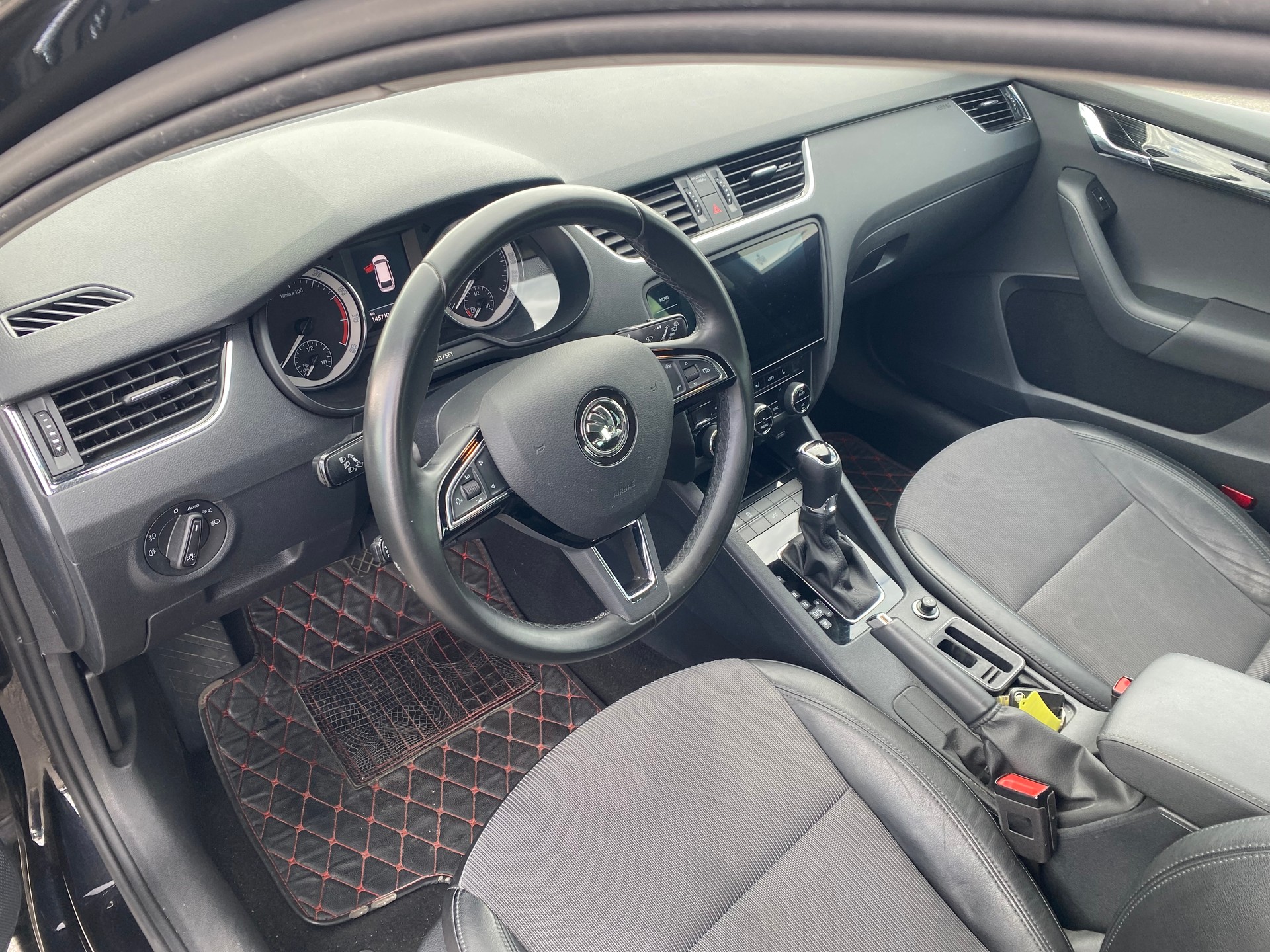 SKODA Octavia Combi 1.4 TSI G-tec Style CNG DSG-image-4