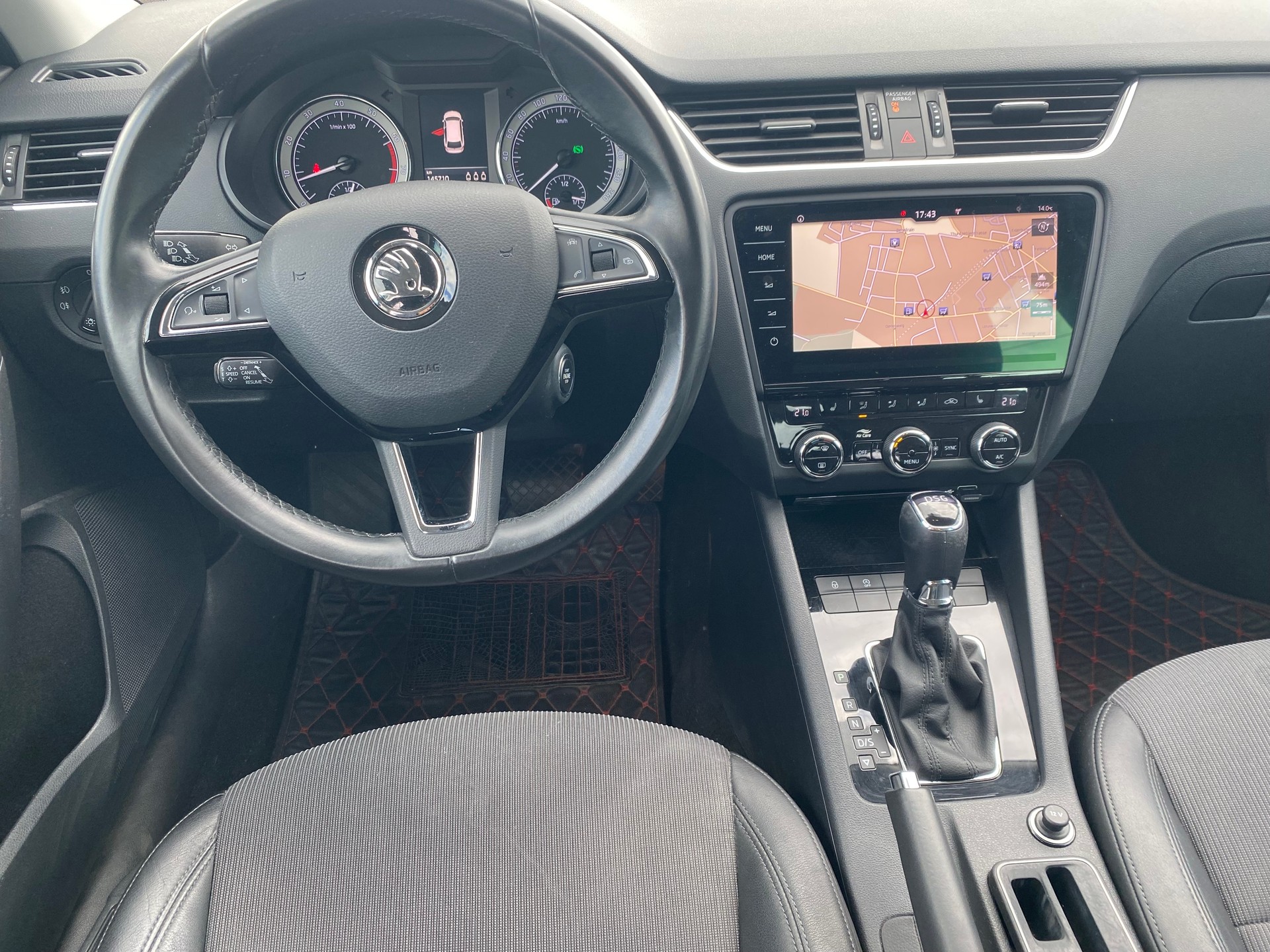SKODA Octavia Combi 1.4 TSI G-tec Style CNG DSG-image-6