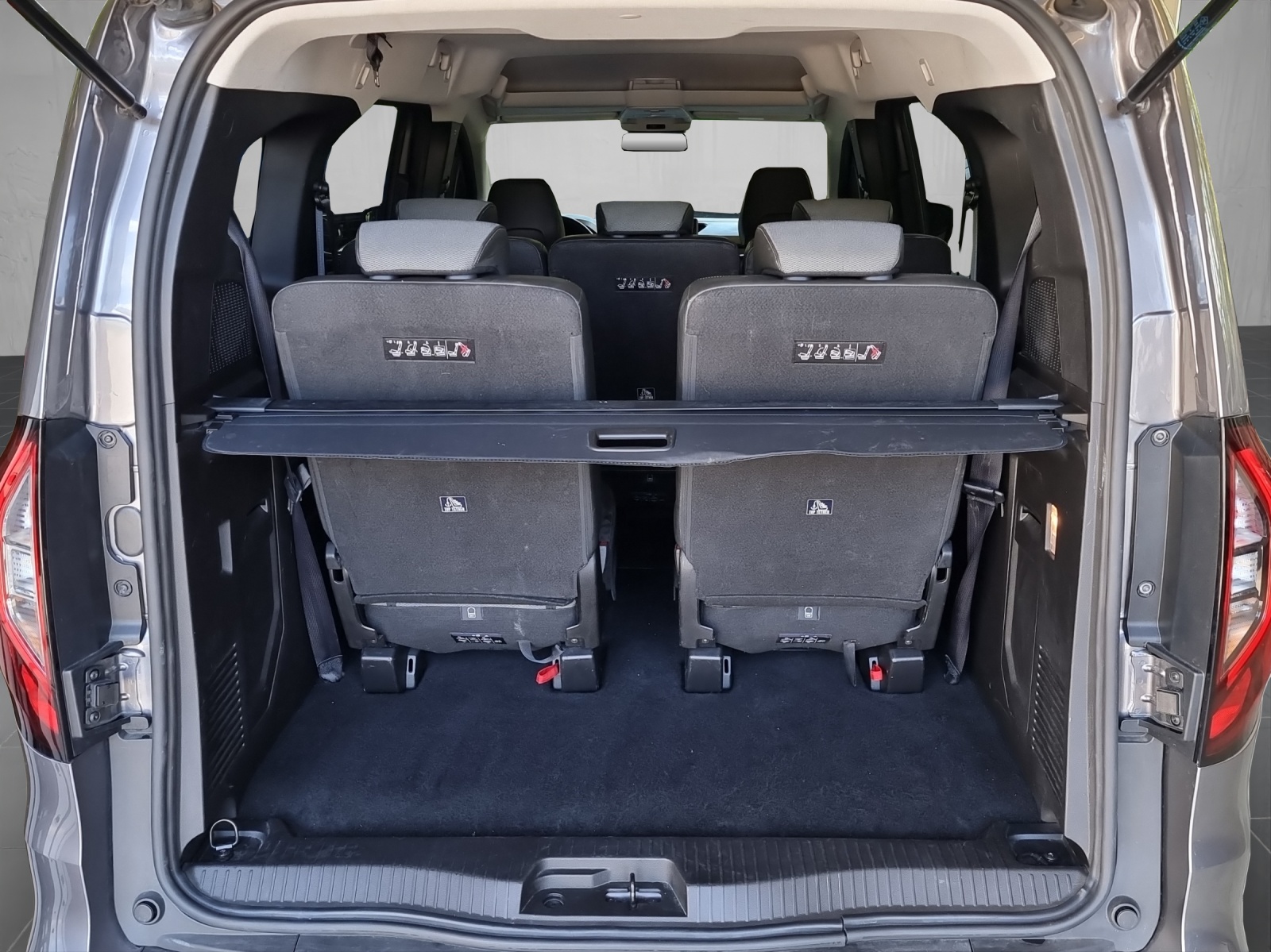 RENAULT Grand Kangoo Kombi 1.3 TCe 130 techno 7 Plätze-image-9