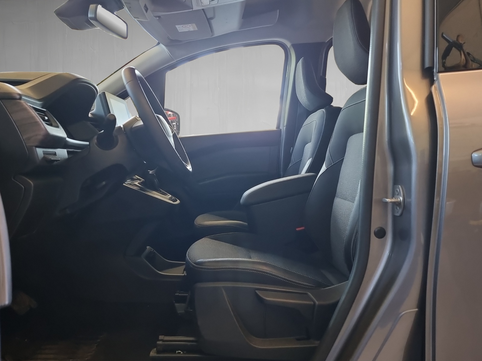 RENAULT Grand Kangoo Kombi 1.3 TCe 130 techno 7 Plätze-image-6