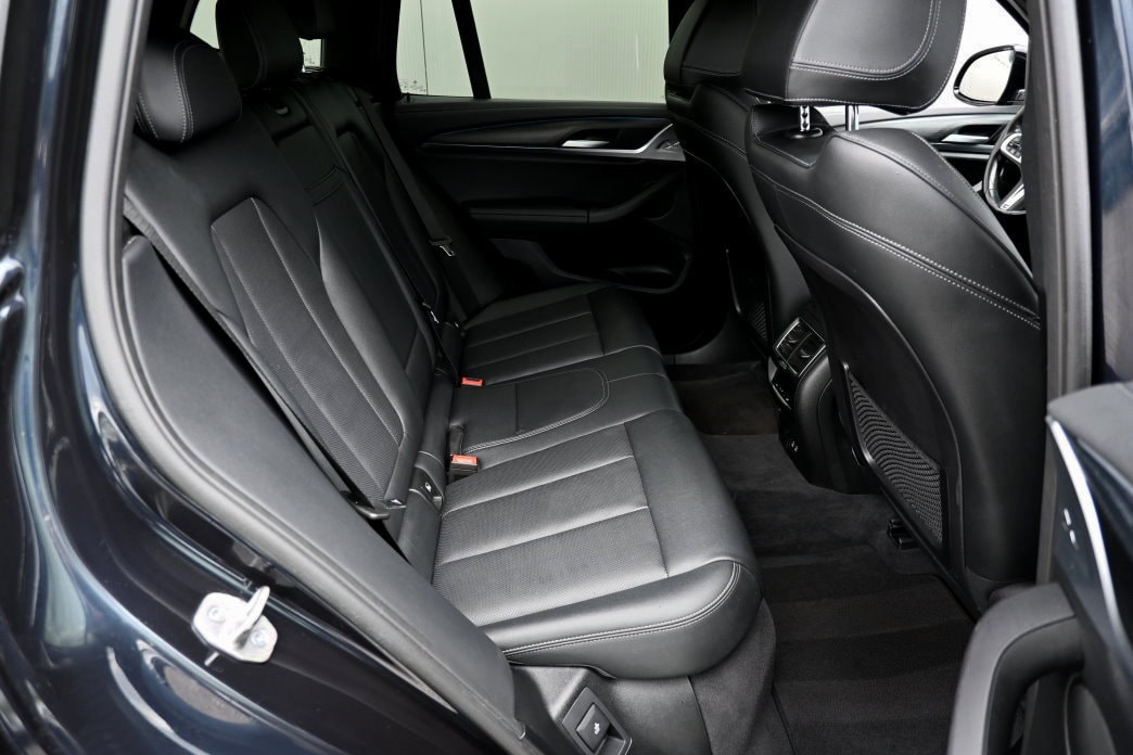 BMW iX3 Inspiring M-image-7