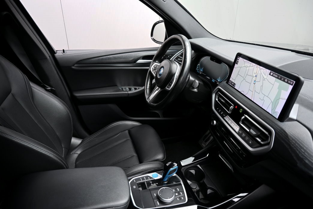 BMW iX3 Inspiring M-image-6