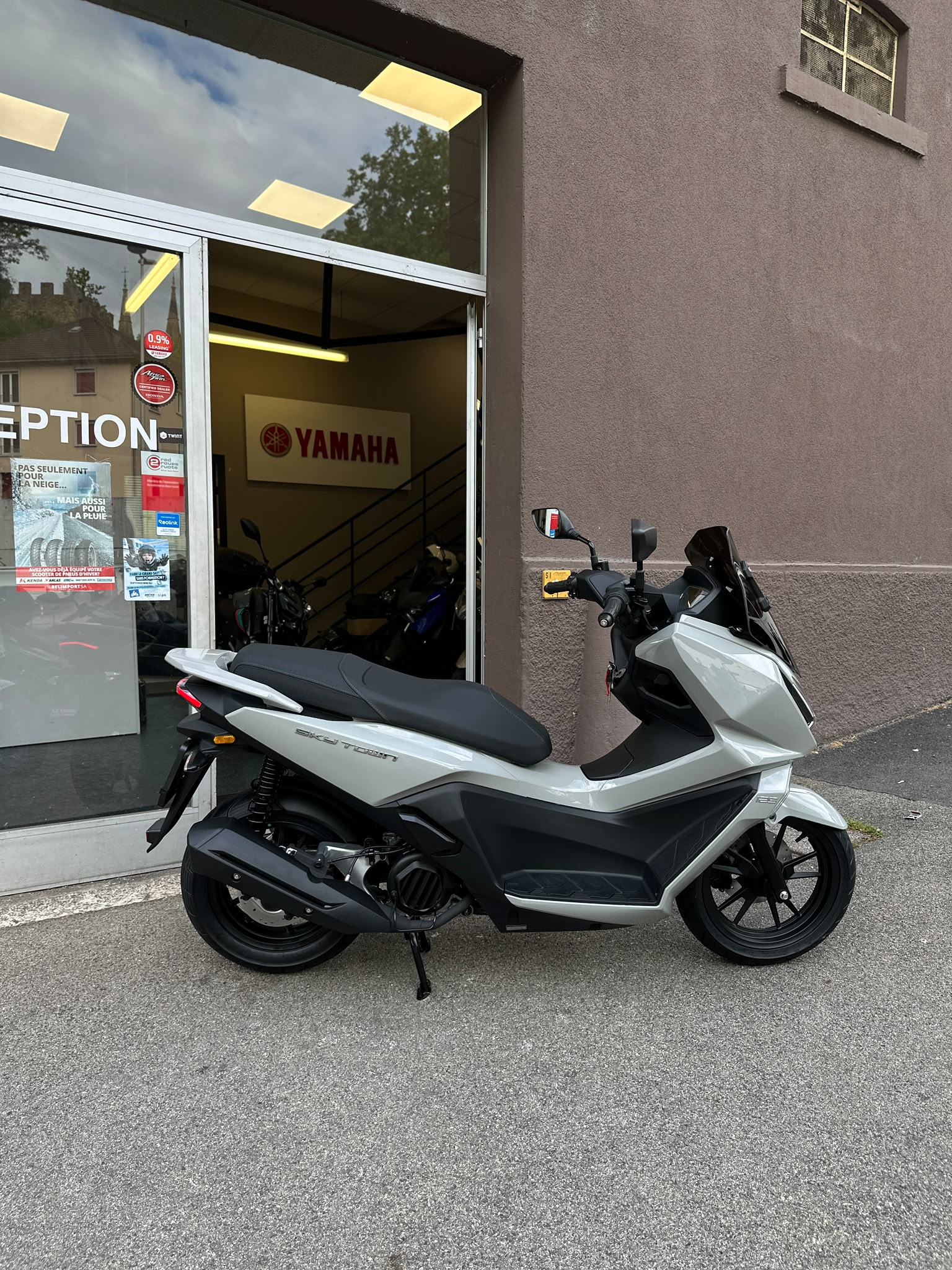 KYMCO Sky Town 125-showroom-element-3
