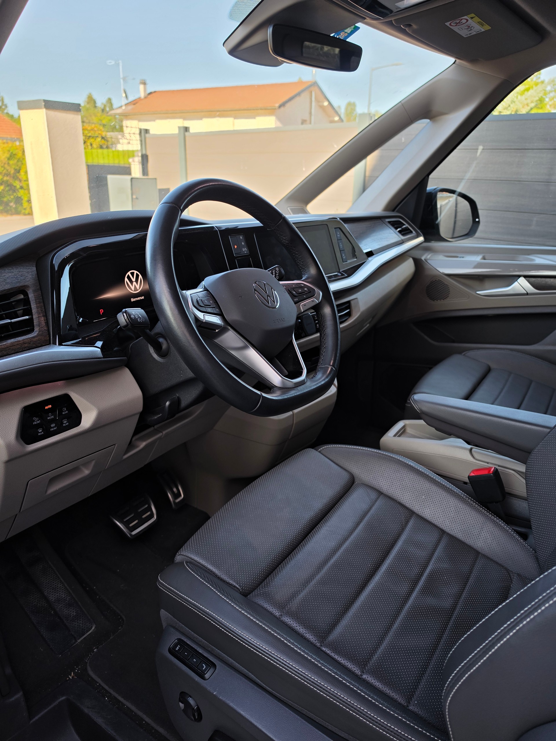 VW T7 Multivan eHybrid Style Court DSG6 (218 ch.)-image-3