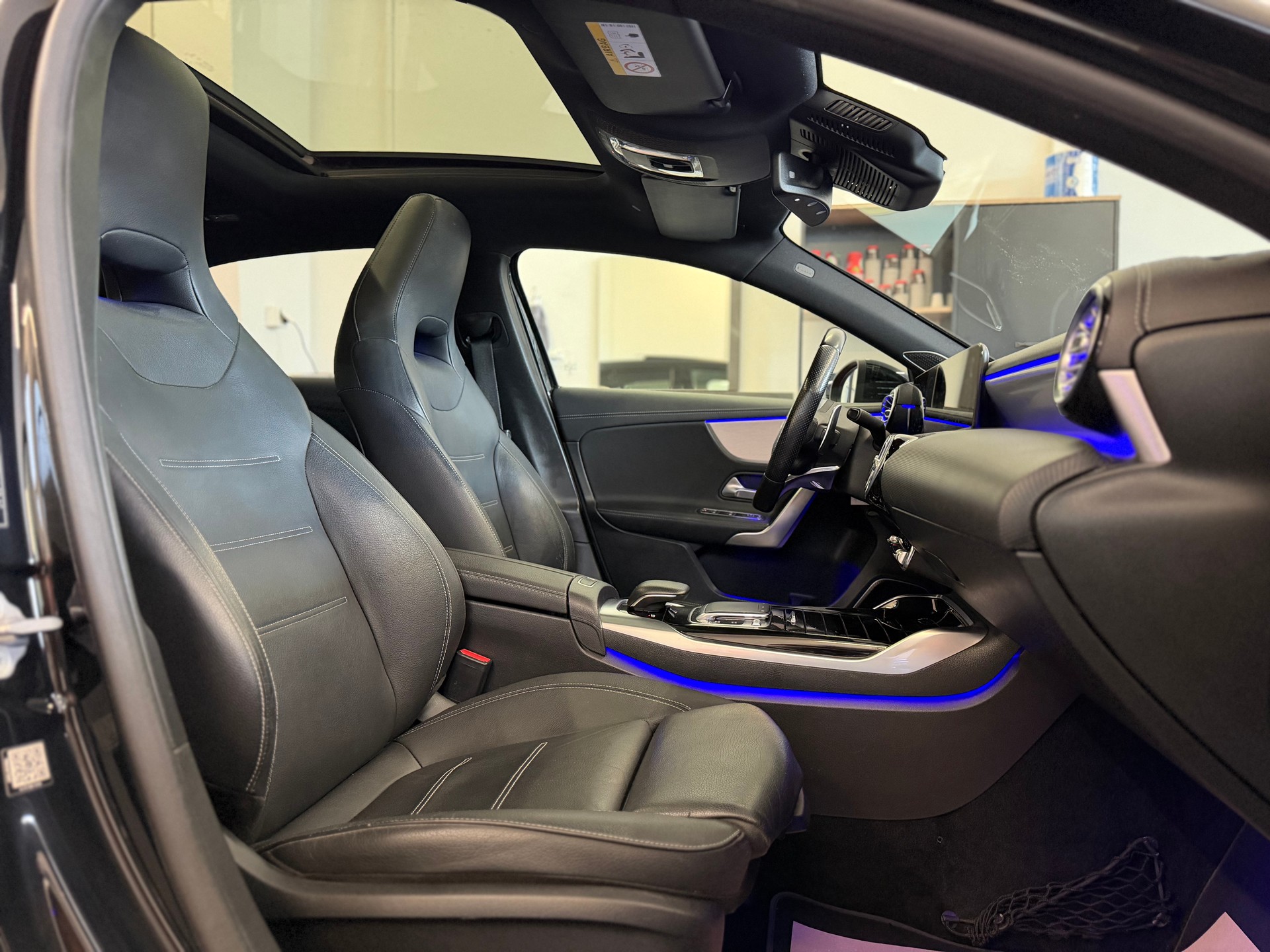 MERCEDES-BENZ A 45 S AMG 4Matic+ Speedshift-image-16