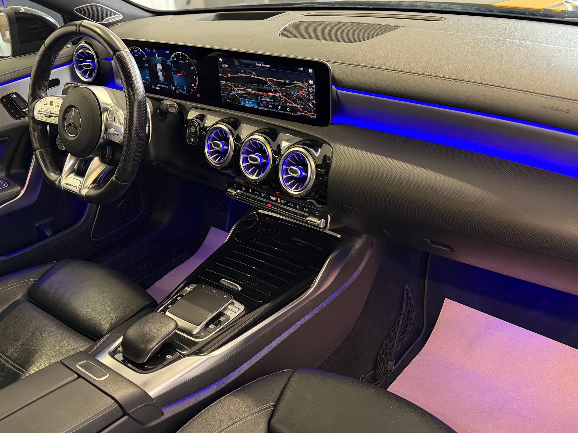 MERCEDES-BENZ A 45 S AMG 4Matic+ Speedshift-image-17