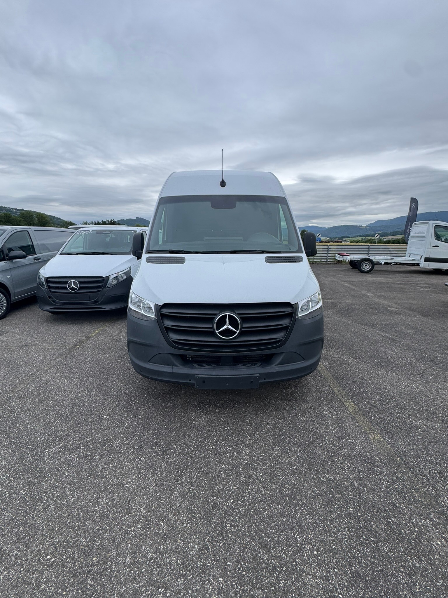 MERCEDES-BENZ Sprinter 317 CDI Standard 9G-TRONIC-image-1