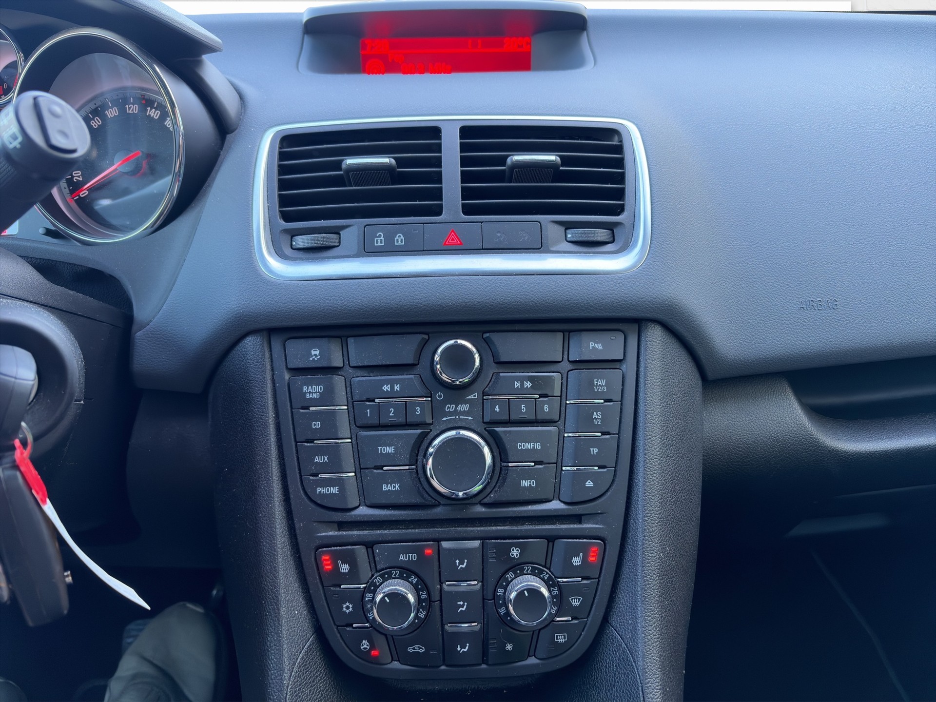 OPEL Meriva 1.4 Turbo Cosmo Automatic-image-5