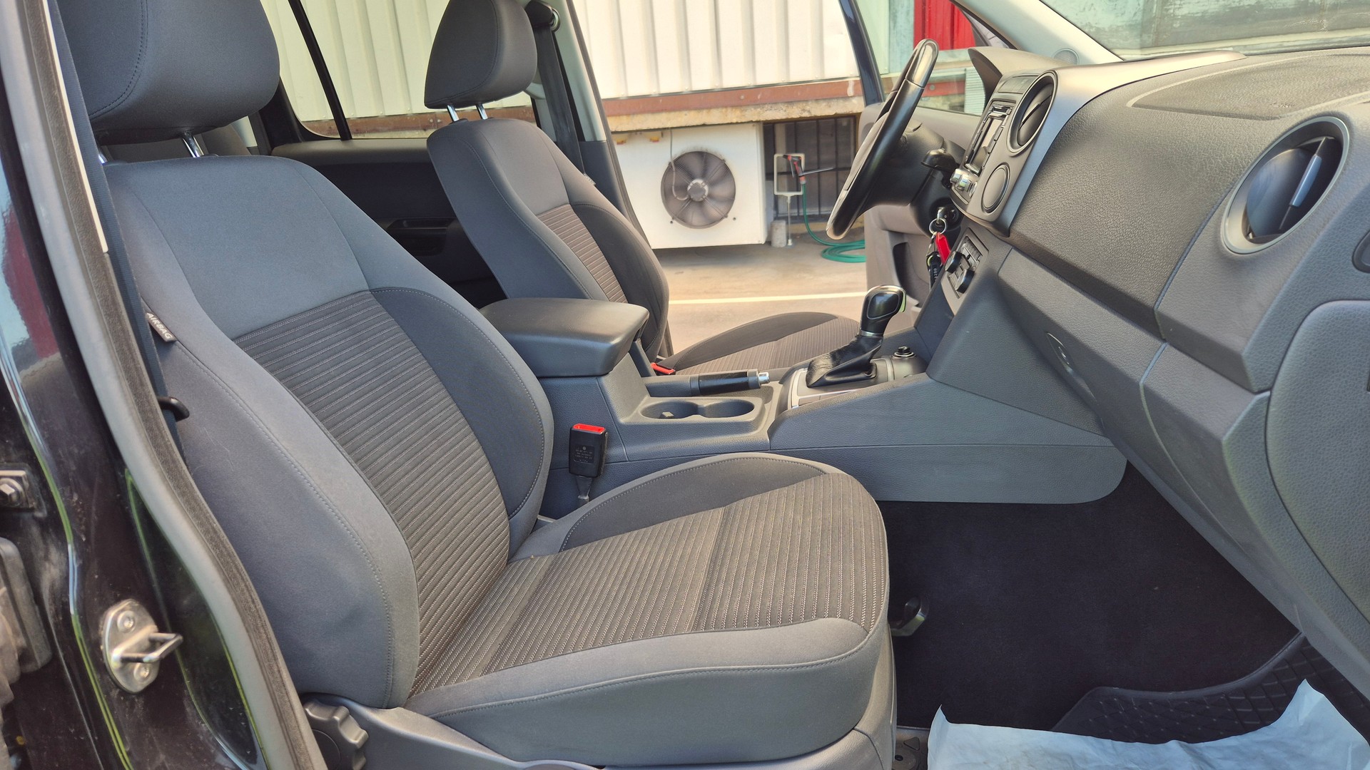 VW Amarok 2.0 BiTDI Trendline 4Motion permanent A-image-11