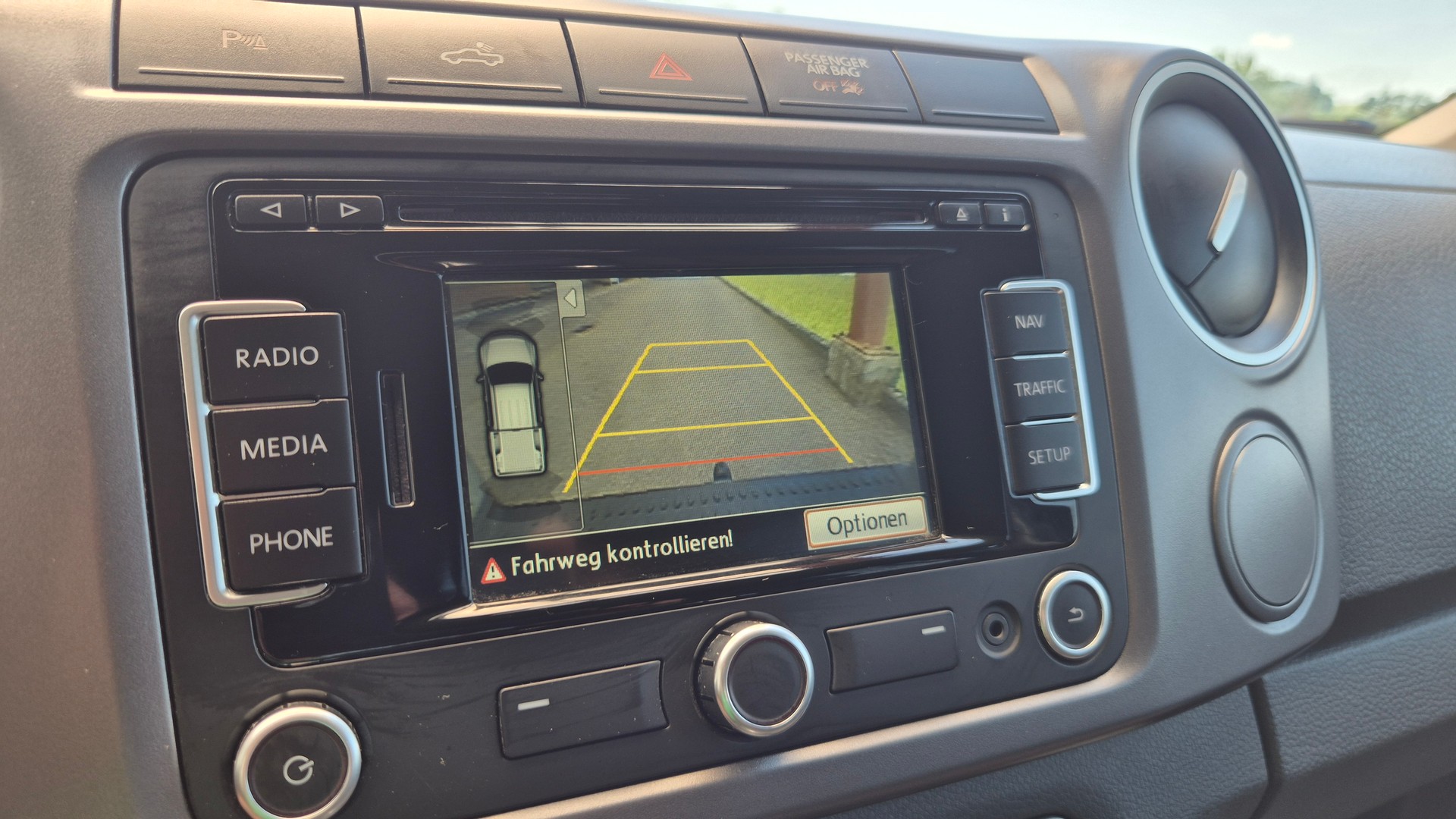 VW Amarok 2.0 BiTDI Trendline 4Motion permanent A-image-10