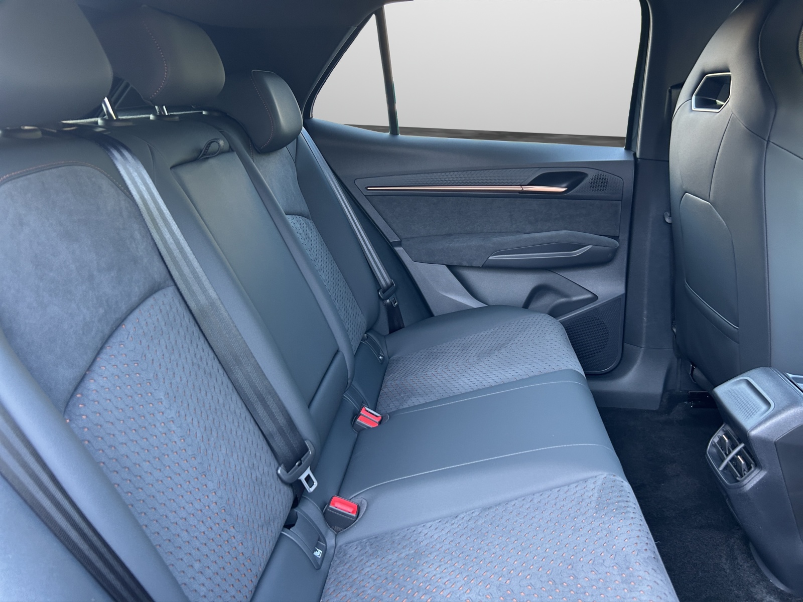 CUPRA Born 79 kWh Prime-image-12
