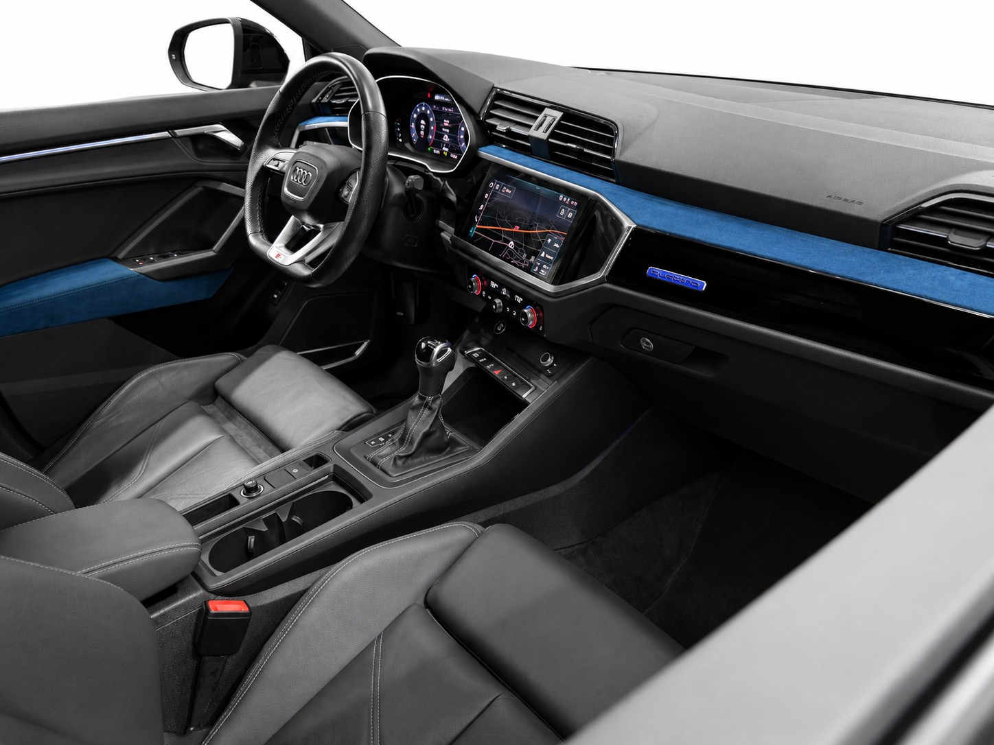 AUDI Q3 Sportback 45 TFSI S line quattro S-tronic * Black Style *-image-9