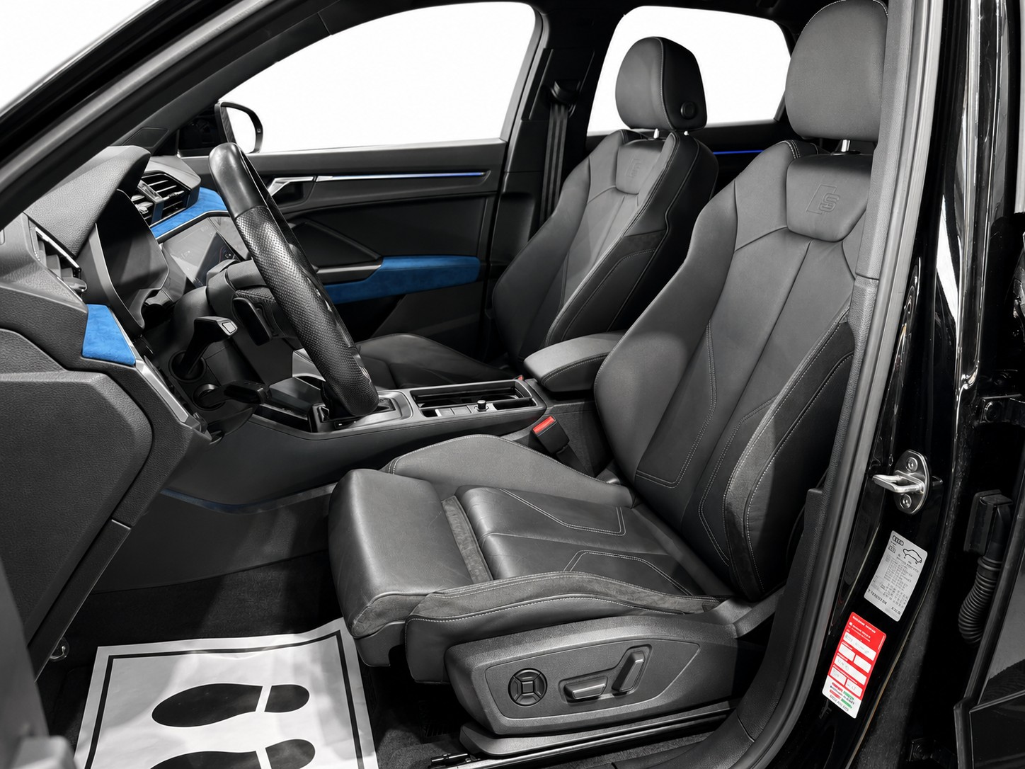 AUDI Q3 Sportback 45 TFSI S line quattro S-tronic * Black Style *-image-10