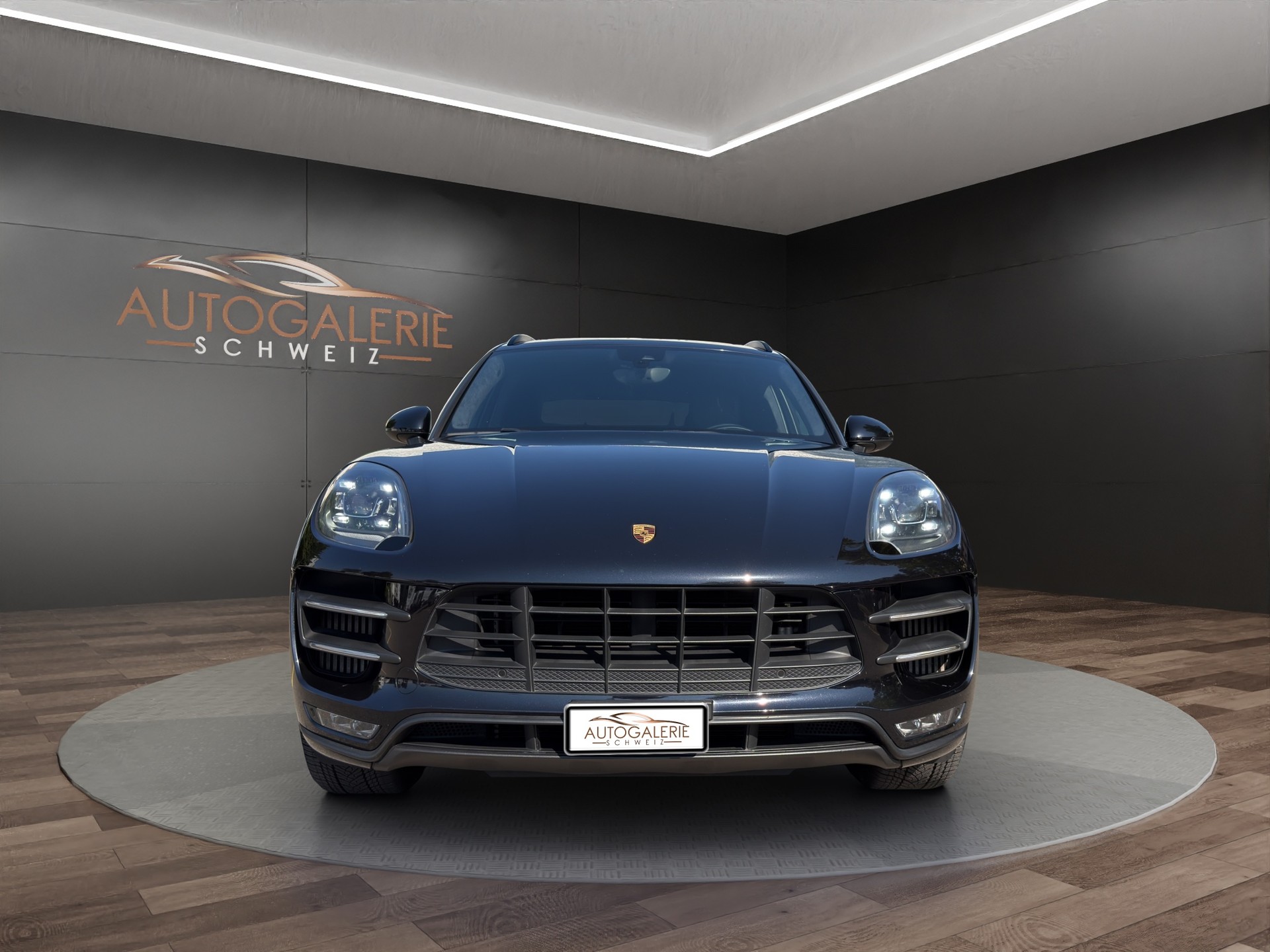 PORSCHE Macan Turbo PDK | CH Fahrzeug | Swiss Package | 21" | PANORAMA | AHK elektr. | Luftfederung | DAB | -image-7