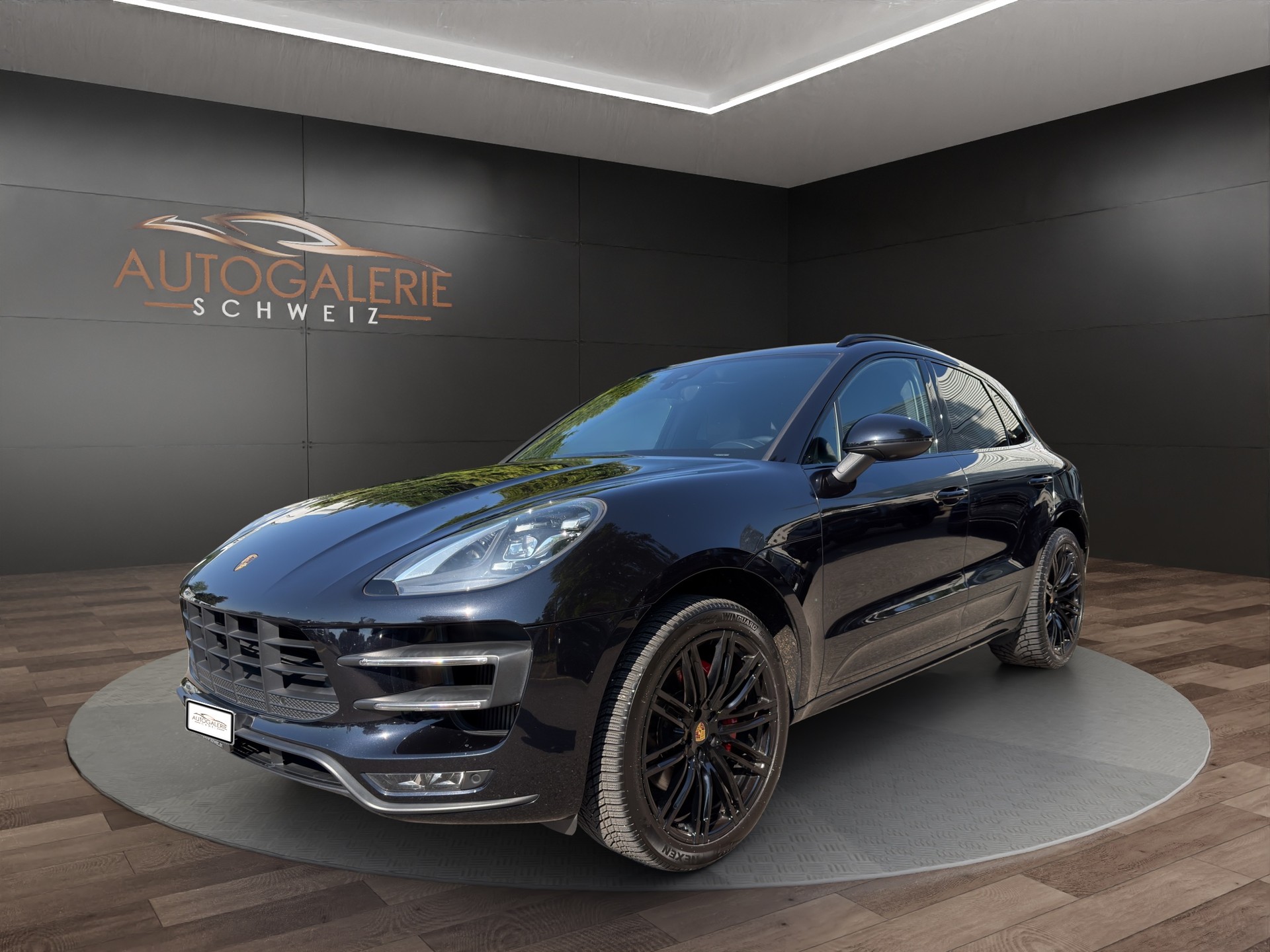 PORSCHE Macan Turbo PDK | CH Fahrzeug | Swiss Package | 21" | PANORAMA | AHK elektr. | Luftfederung | DAB | -image-0