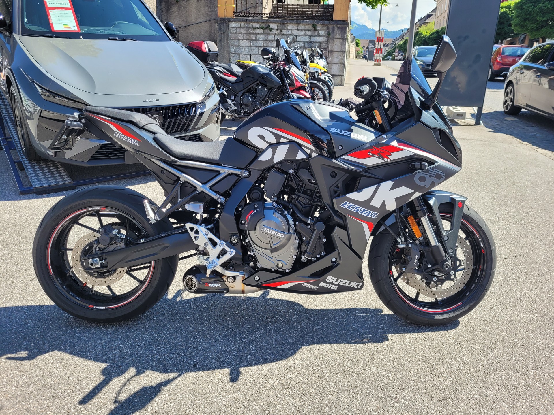 SUZUKI GSX 8 R EVO-showroom-element-1