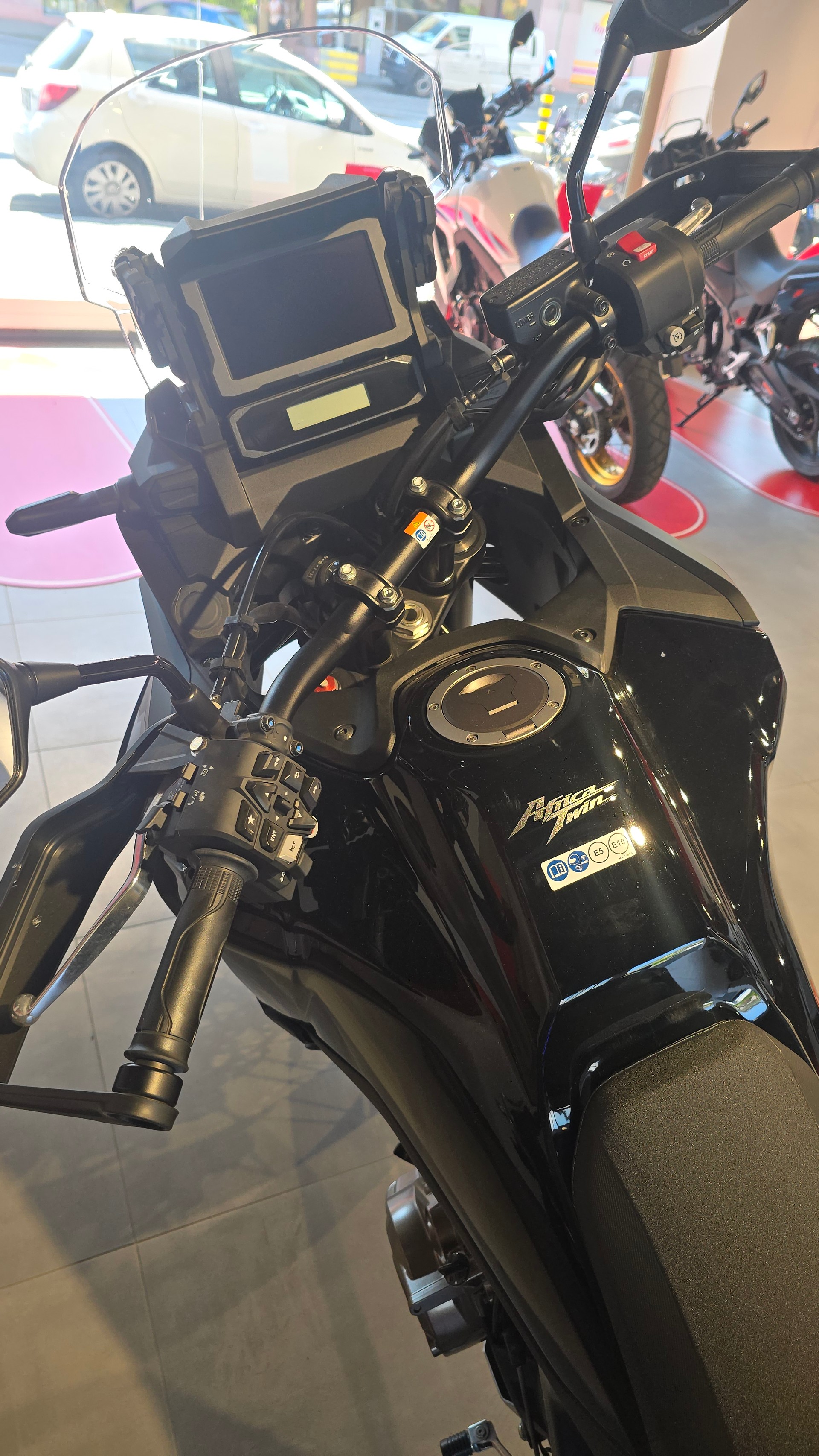 HONDA CRF 1100 Africa Twin-image-8