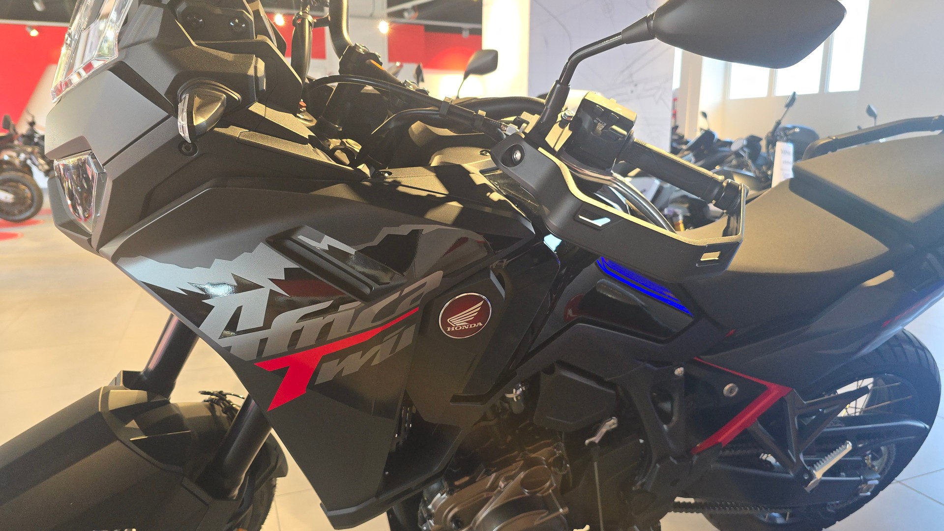 HONDA CRF 1100 Africa Twin-image-7