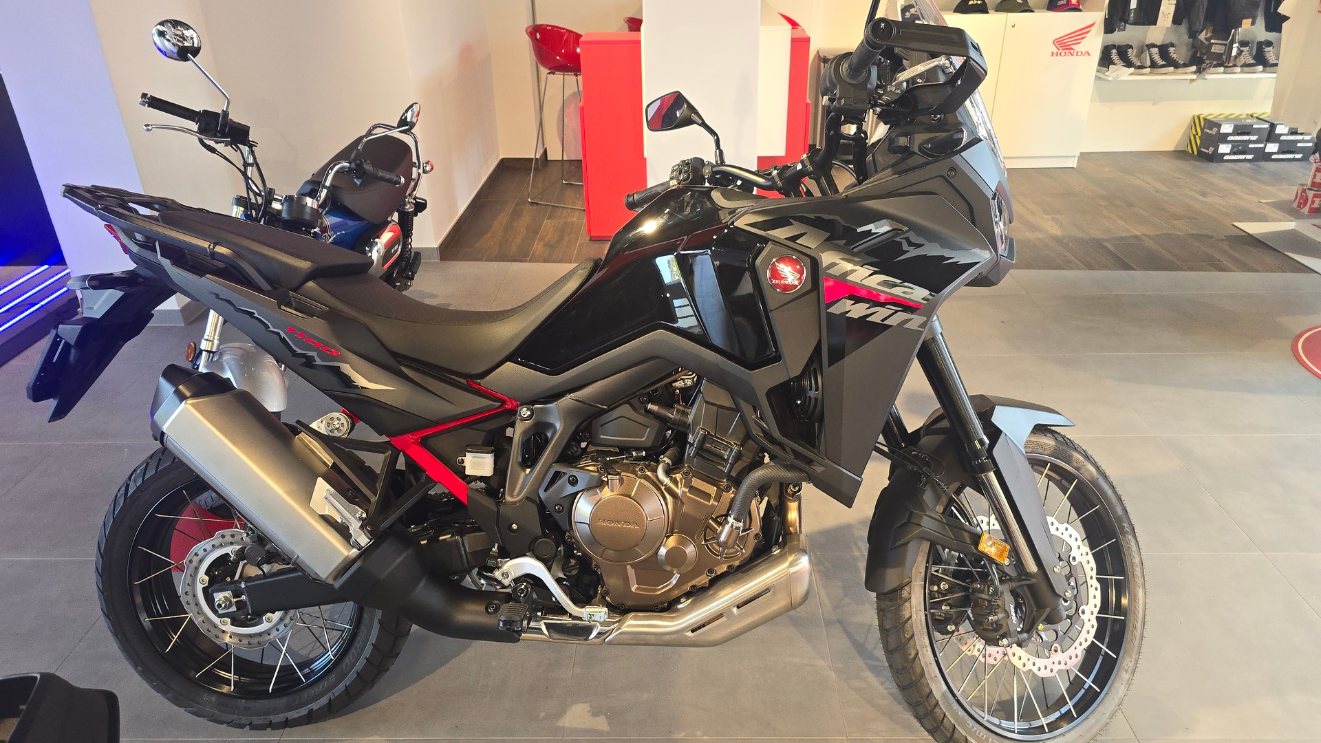 HONDA CRF 1100 Africa Twin-image-4