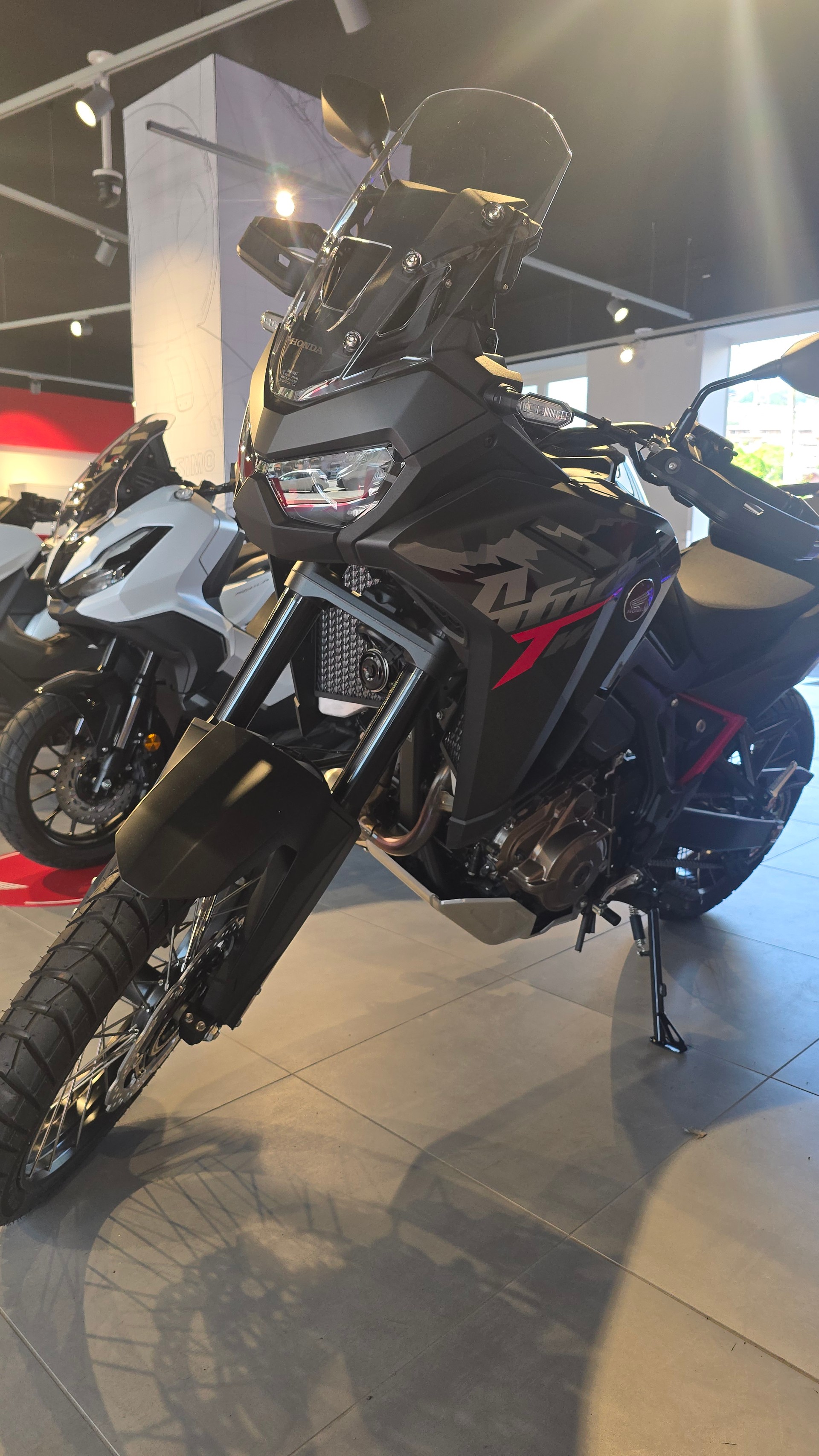 HONDA CRF 1100 Africa Twin-image-1