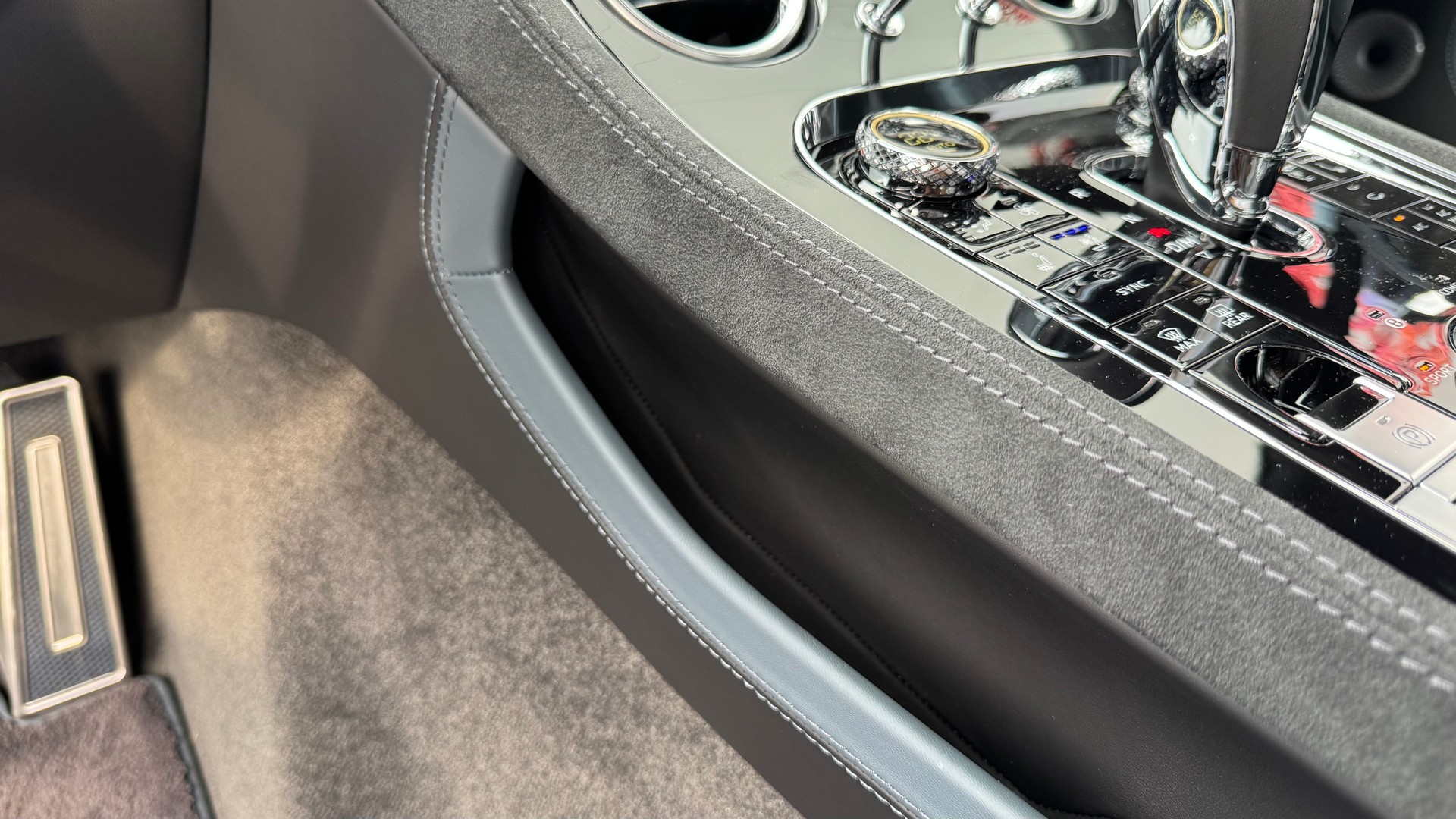 BENTLEY Continental GT 6.0 W12 Speed-image-30